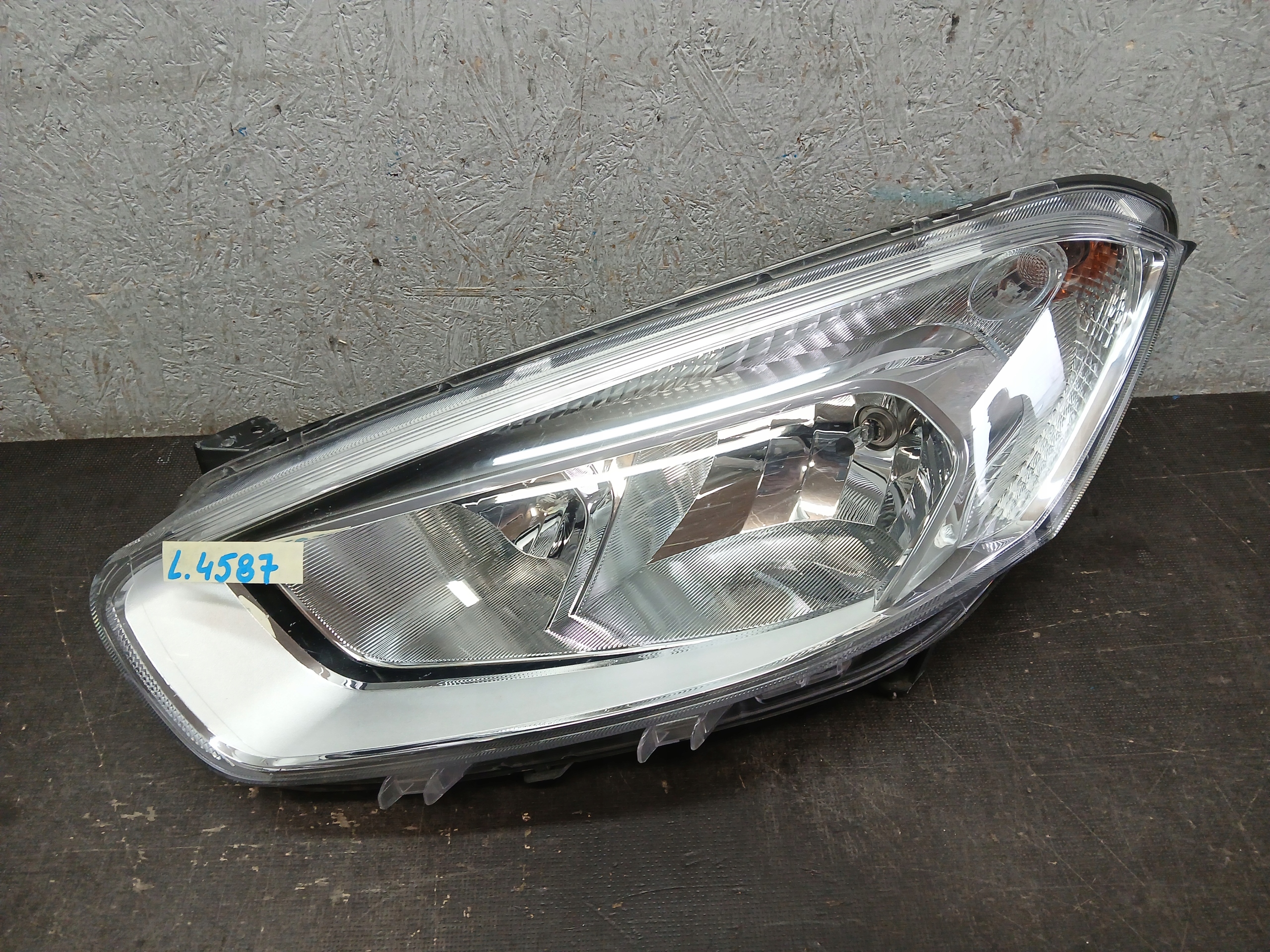 light front left FORD COURIER MK2 14-18 ET76 13W030 AK