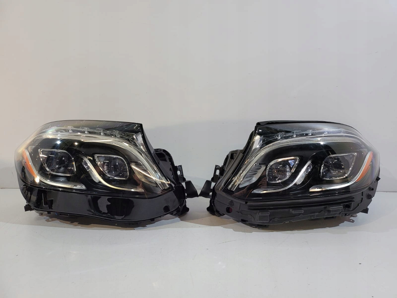 Mercedes GLS A166 Lampa FULL LED USA - R 13424 Typ samochodu Samochody osobowe