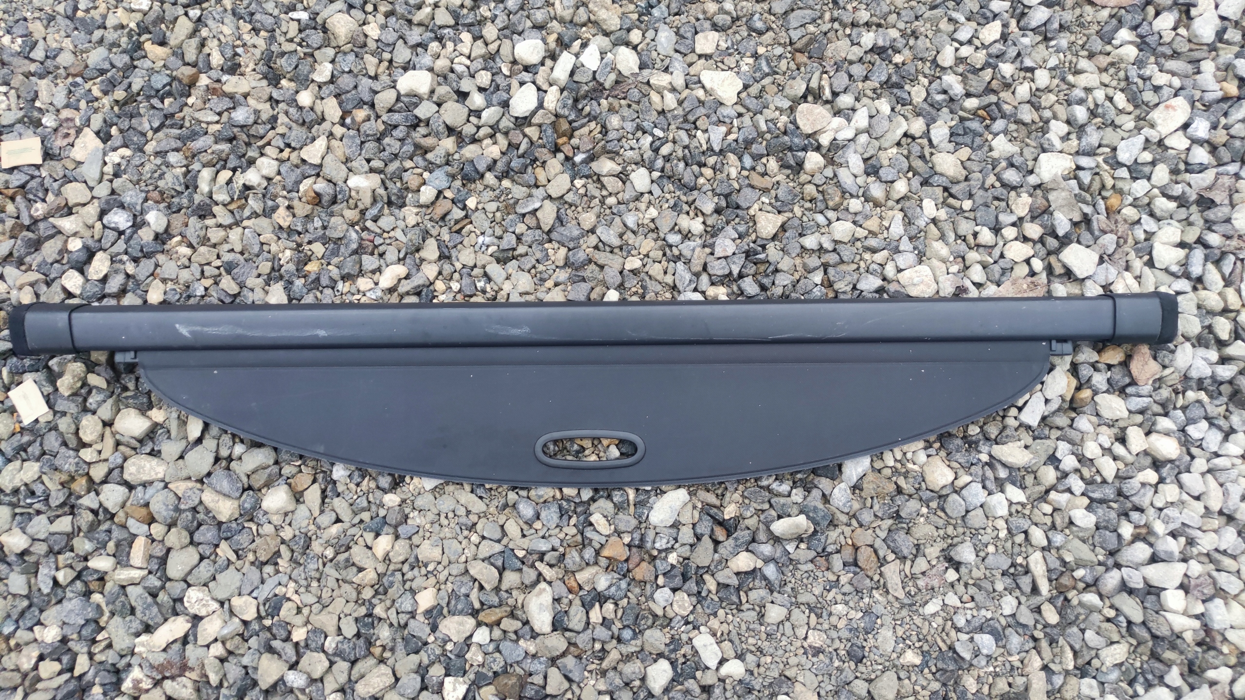 083/038 - HYUNDAI IX35 TUCSON II БАГАЖНА ШТОРКА СТАН ІДЕАЛ