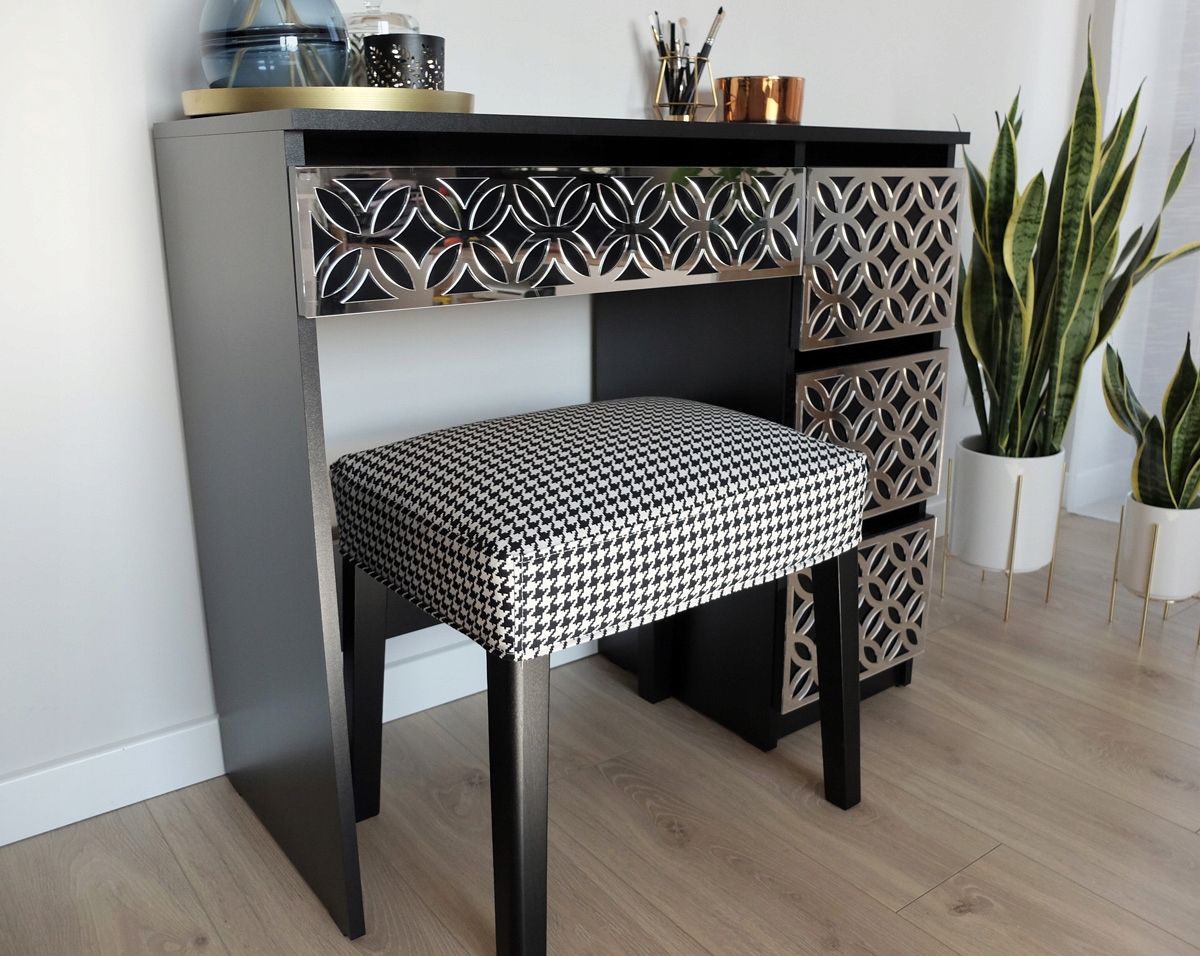 TOALETKA DO MAKIJAŻU WIZAŻU Z OŚWIETLENIEM LUSTRO Wysokość mebla 155 cm