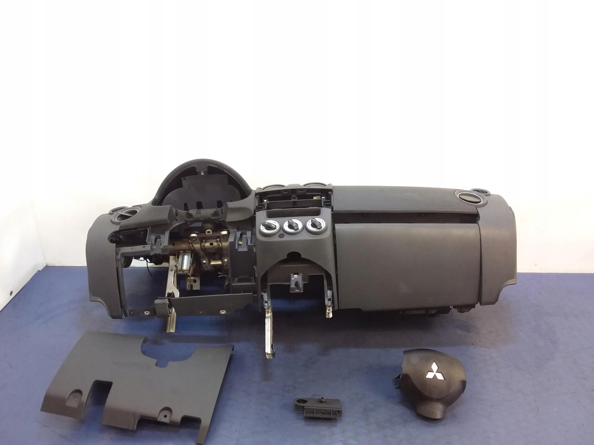 MITSUBISHI COLT Z30 LIFT приладова панель консоль
