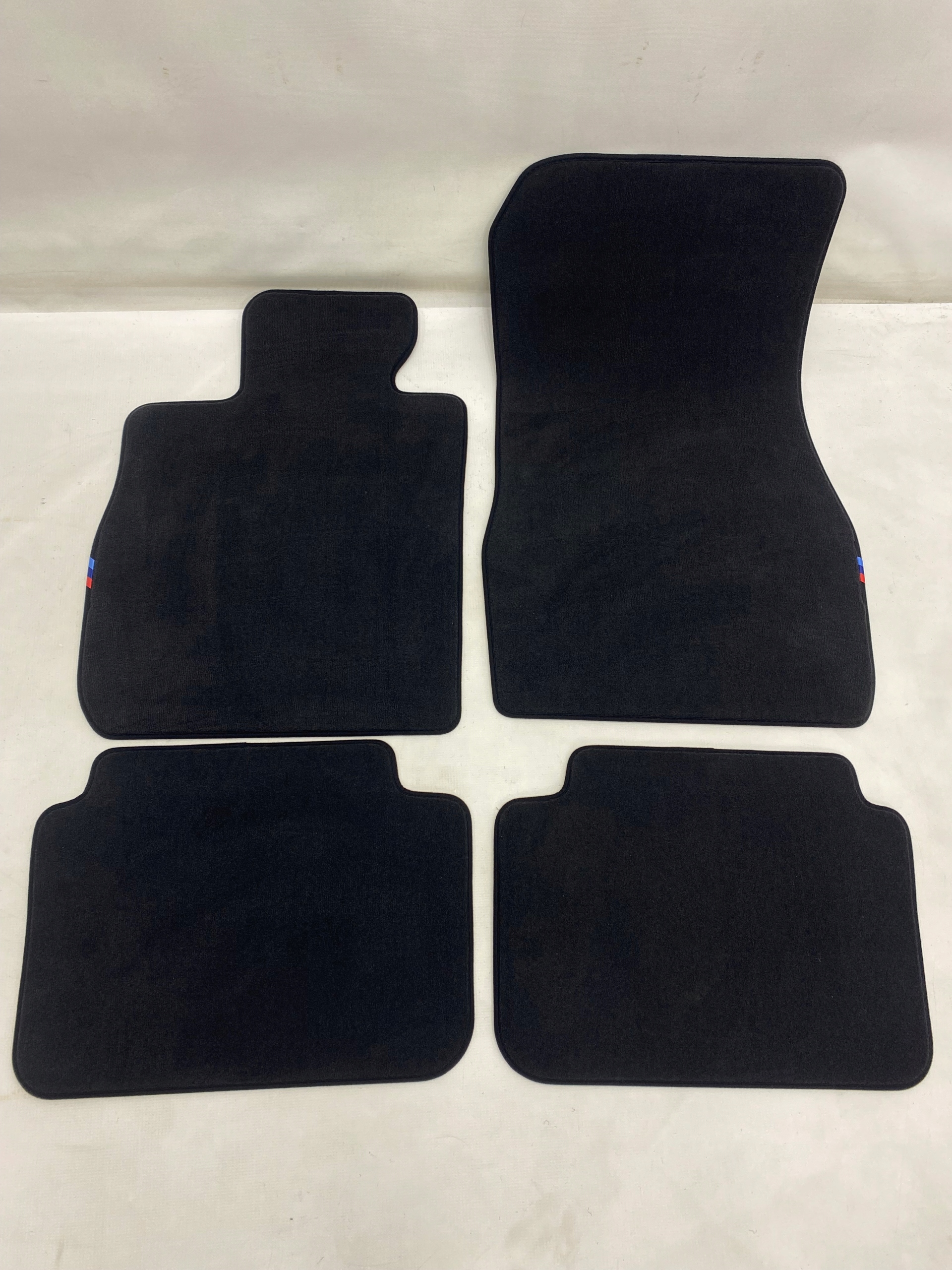 Nowe oryginalne dywaniki BMW M8 F93 8 G16 8096702