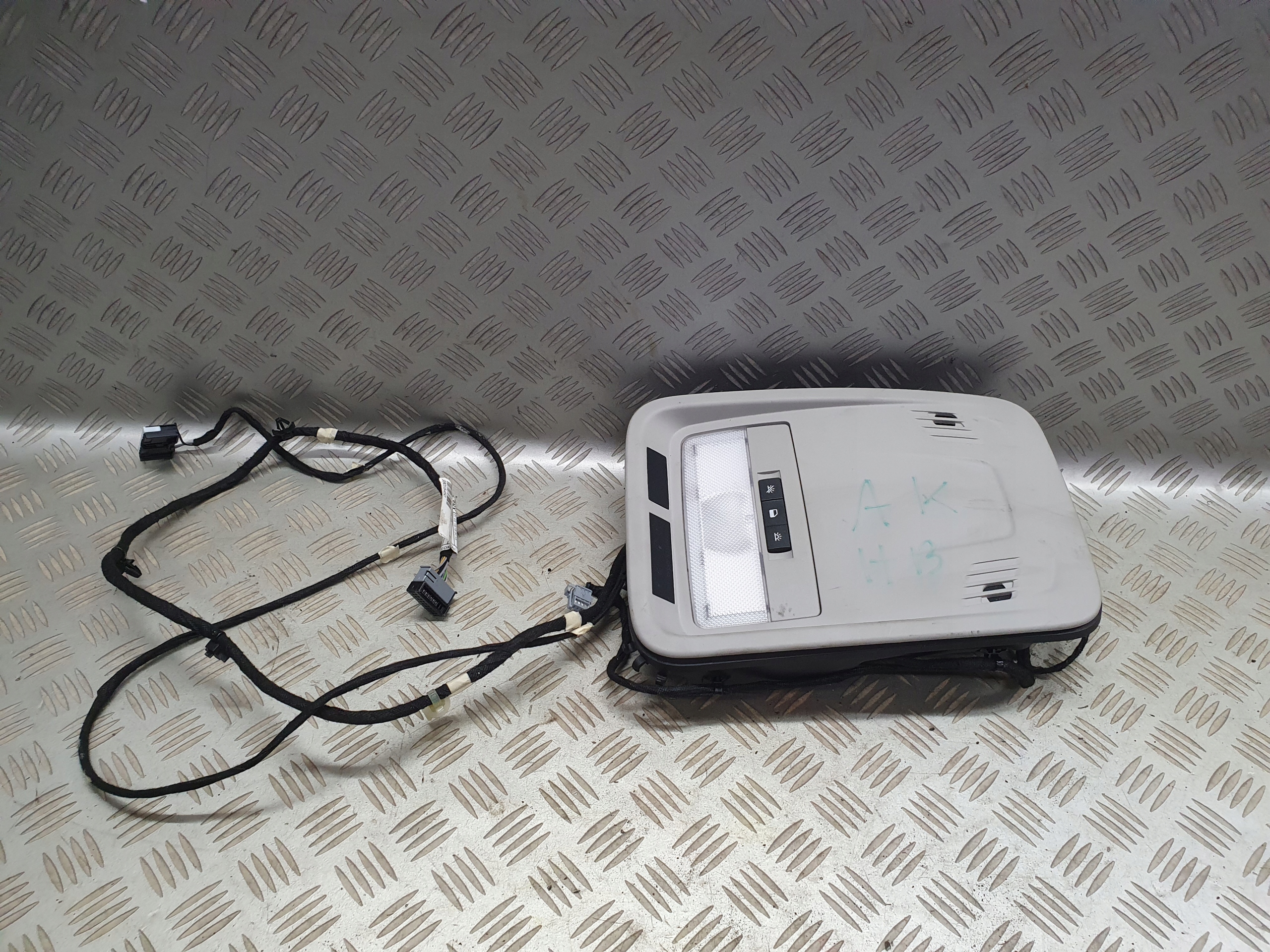 13415545 - ПОТОЛОЧНАЯ ЛАМПА ОСВЕЩЕНИЕ САЛОНА OPEL ASTRA K