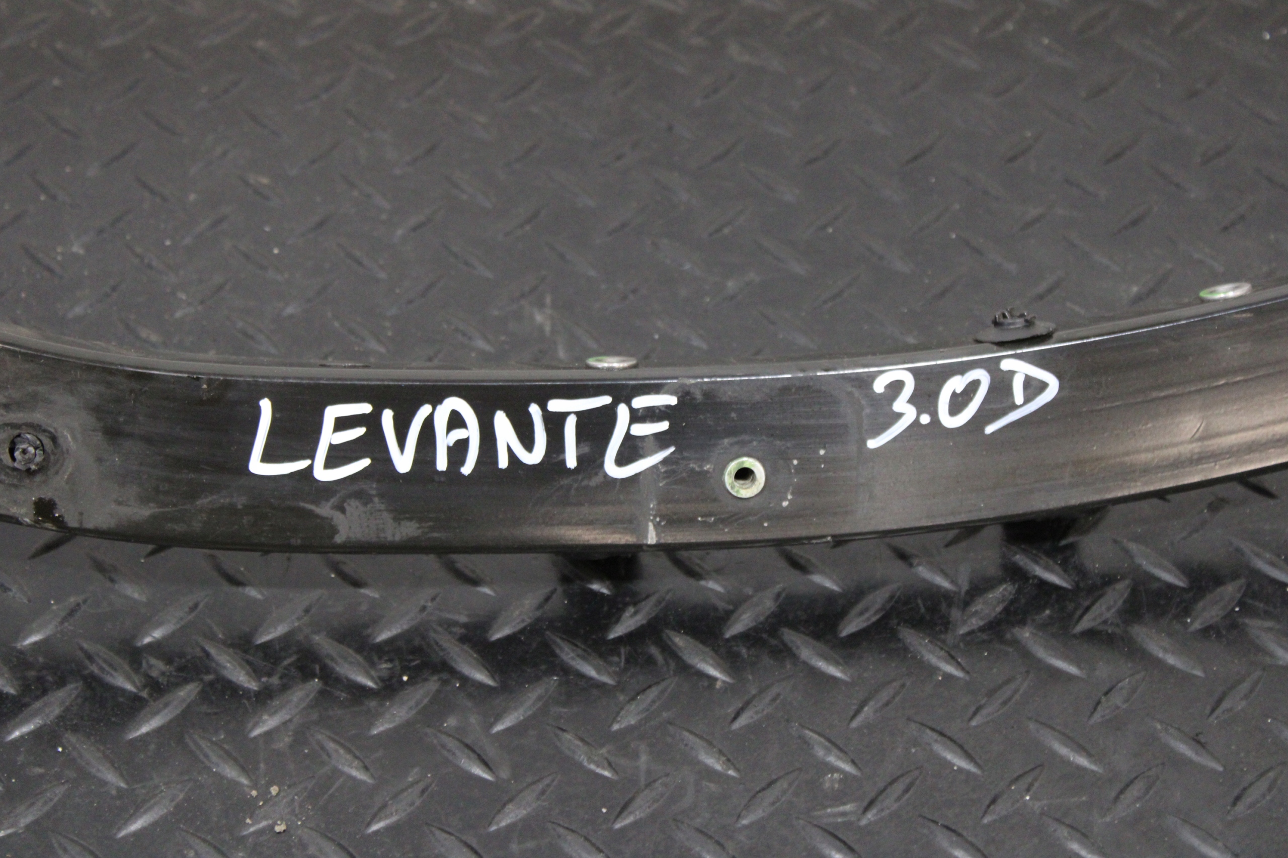 greda gredaMASERATI LEVANTE M161