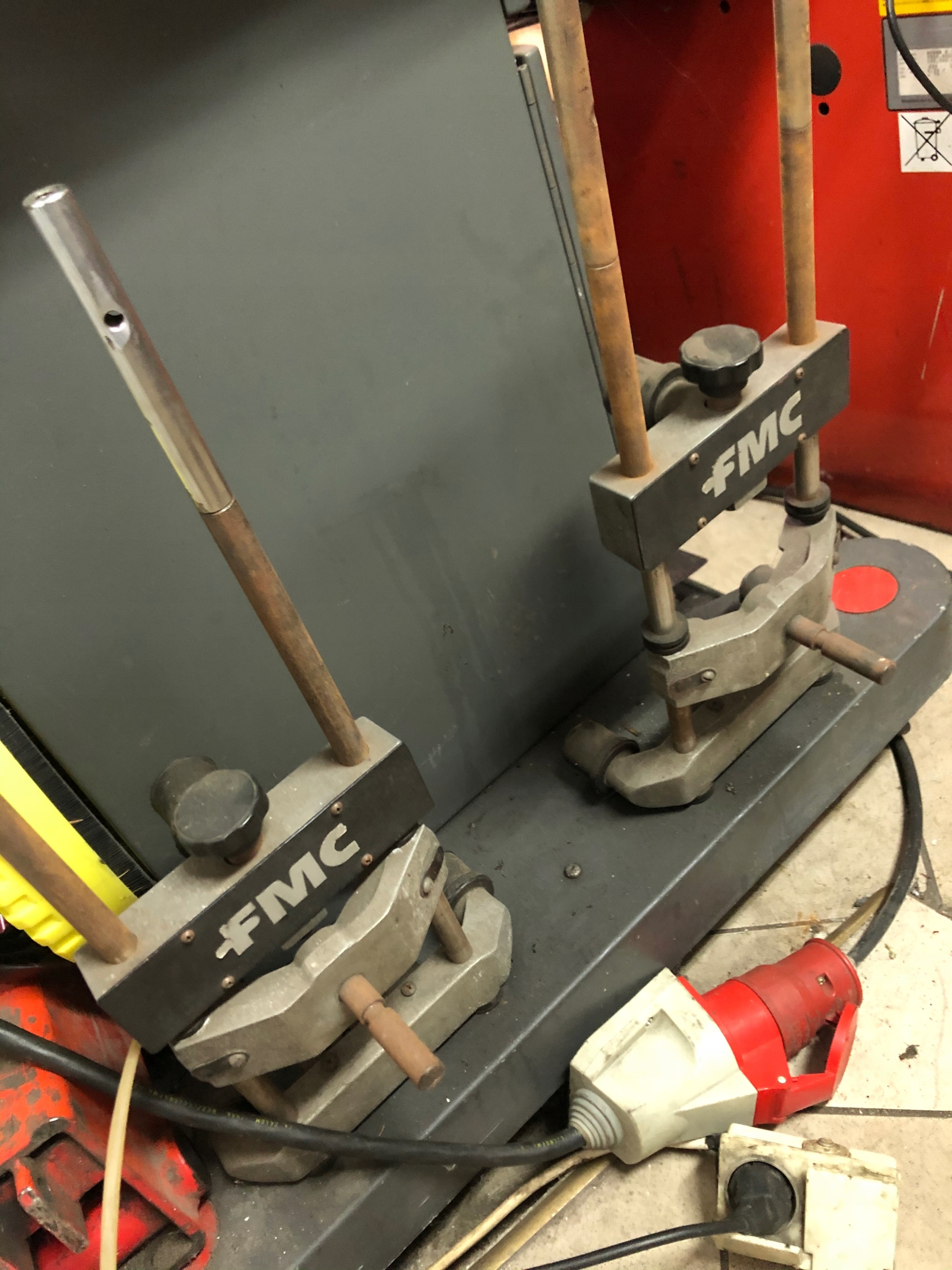 Тримачі для FMC і John Bean