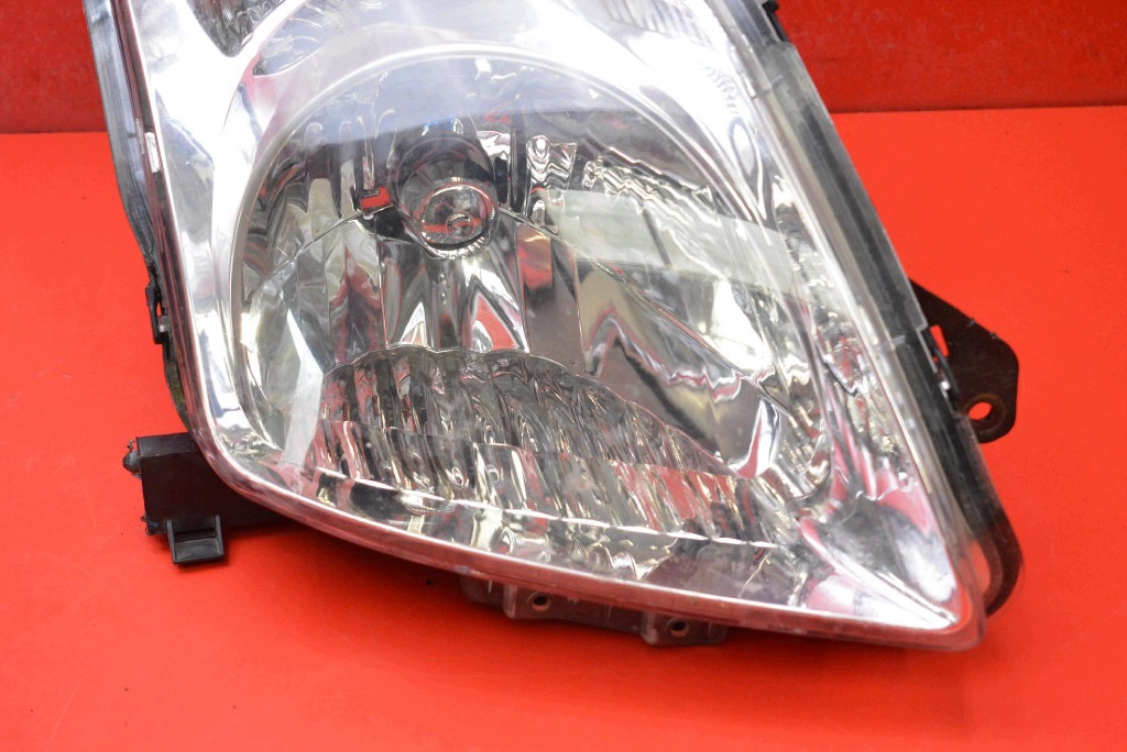 REFLEKTOR right light front EU SZ092-A201R SUZUKI SWIFT 4 IV MK6 04-10