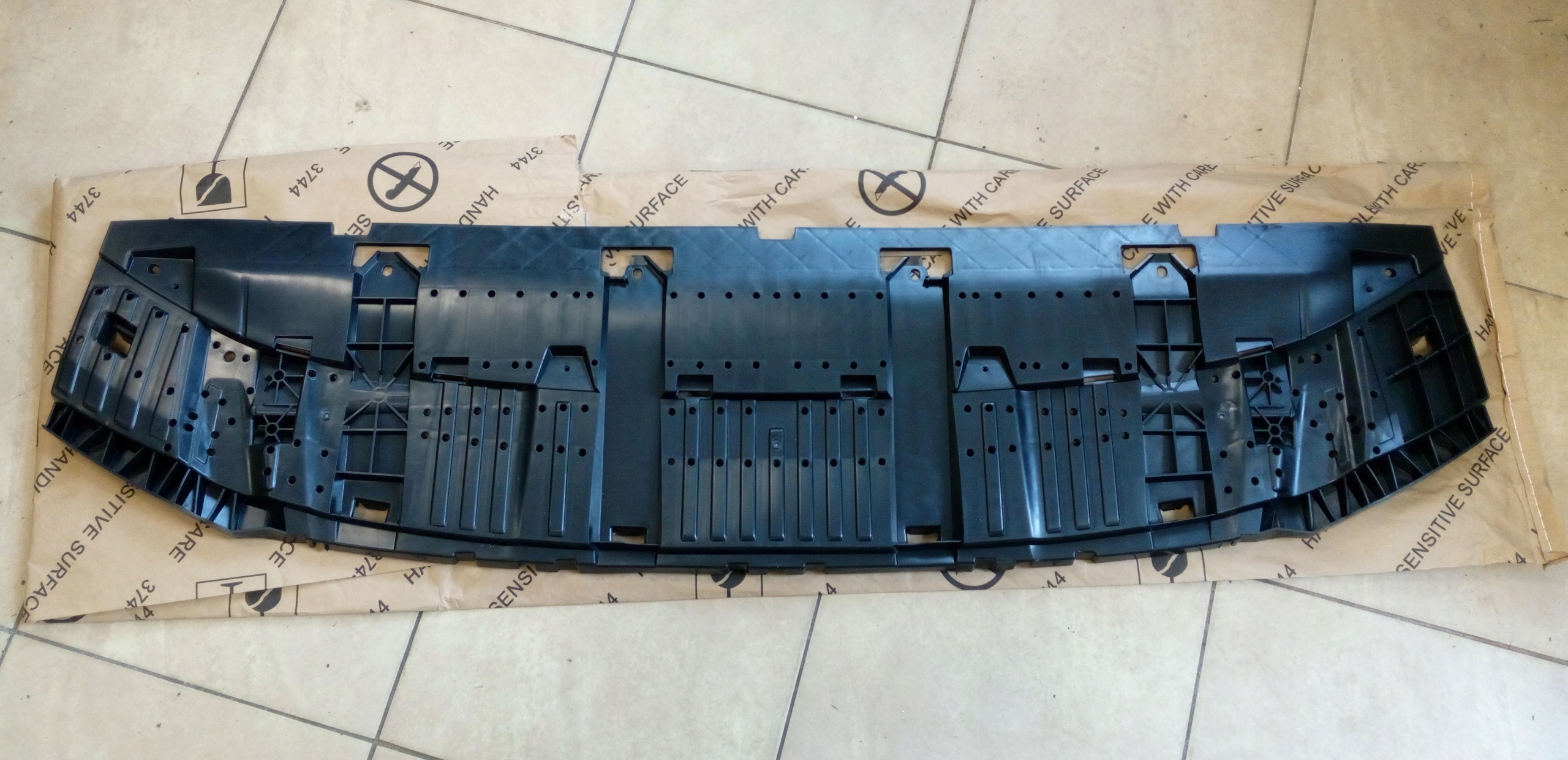 ЗАЩИТА ПЛИТА ПОД БАМПЕР AUDI Q3 ОРИГИНАЛ.*