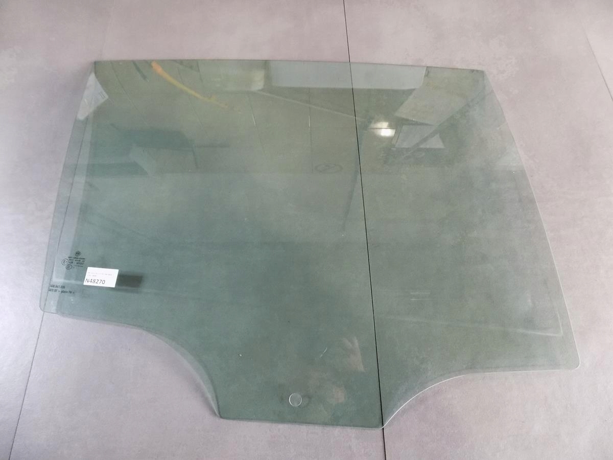 VW GOLF VII ЗАДНЄ ПРАВЕ СКЛО 2015 5G6845026