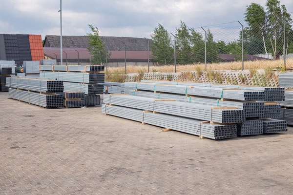 Profil ocynkowany 80x80 ść. 2 mm dł. 2,6 m Materiał stal