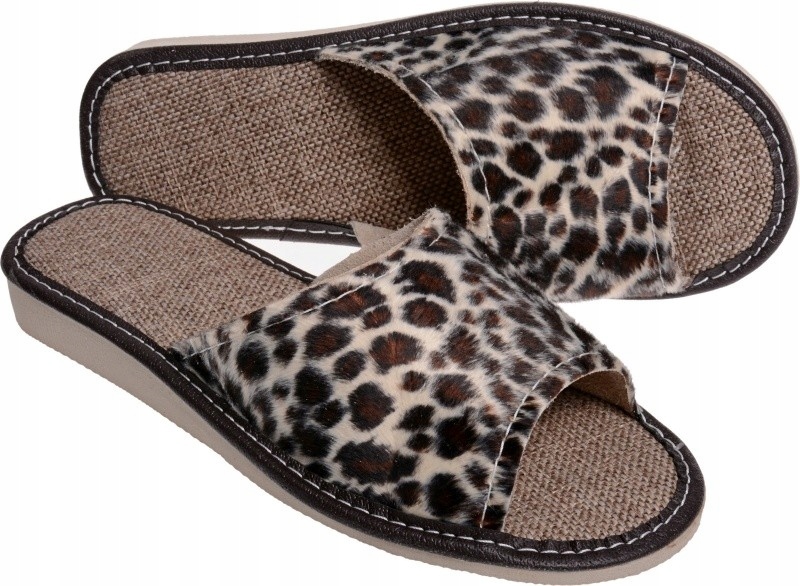 

Polskie Kapcie Pantofle Damskie panterka 41