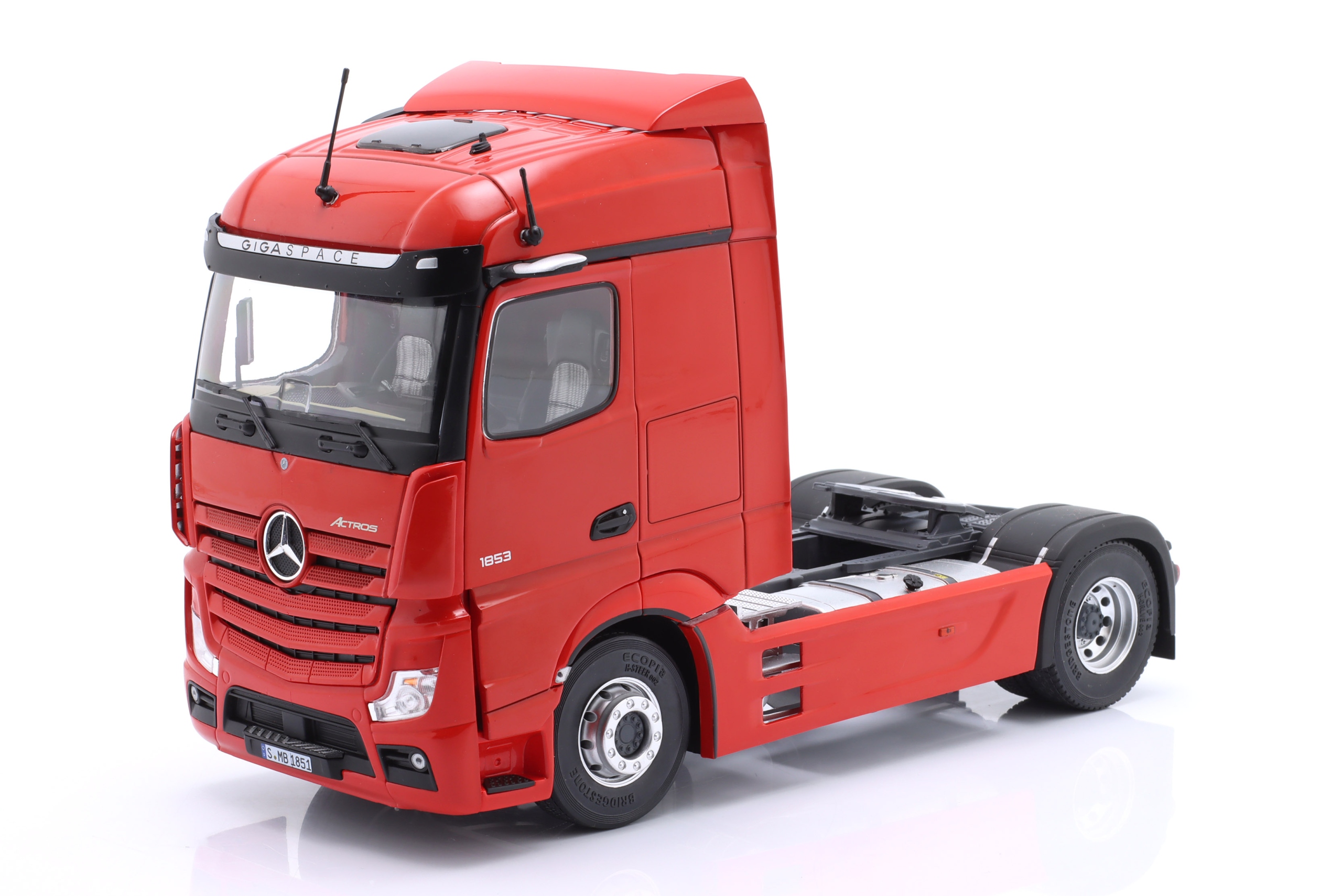 Mercedes-Benz Mb Actros 4x2 Szm 2019 Lava Red Solido 1:24 Traktor Tir Model