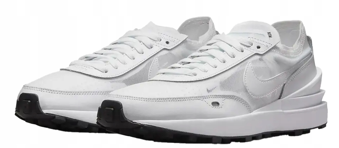 Dámské sportovní boty Nike Waffle One DC2533-103 44,5