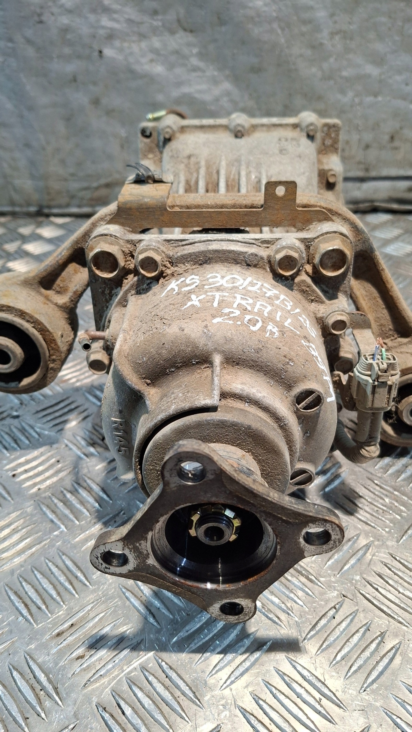 differential rear diff NISSAN X-TRAIL T30 2.0B