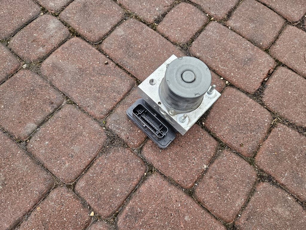 servo bubanj ABS serva Renault ZOE 476609476R
