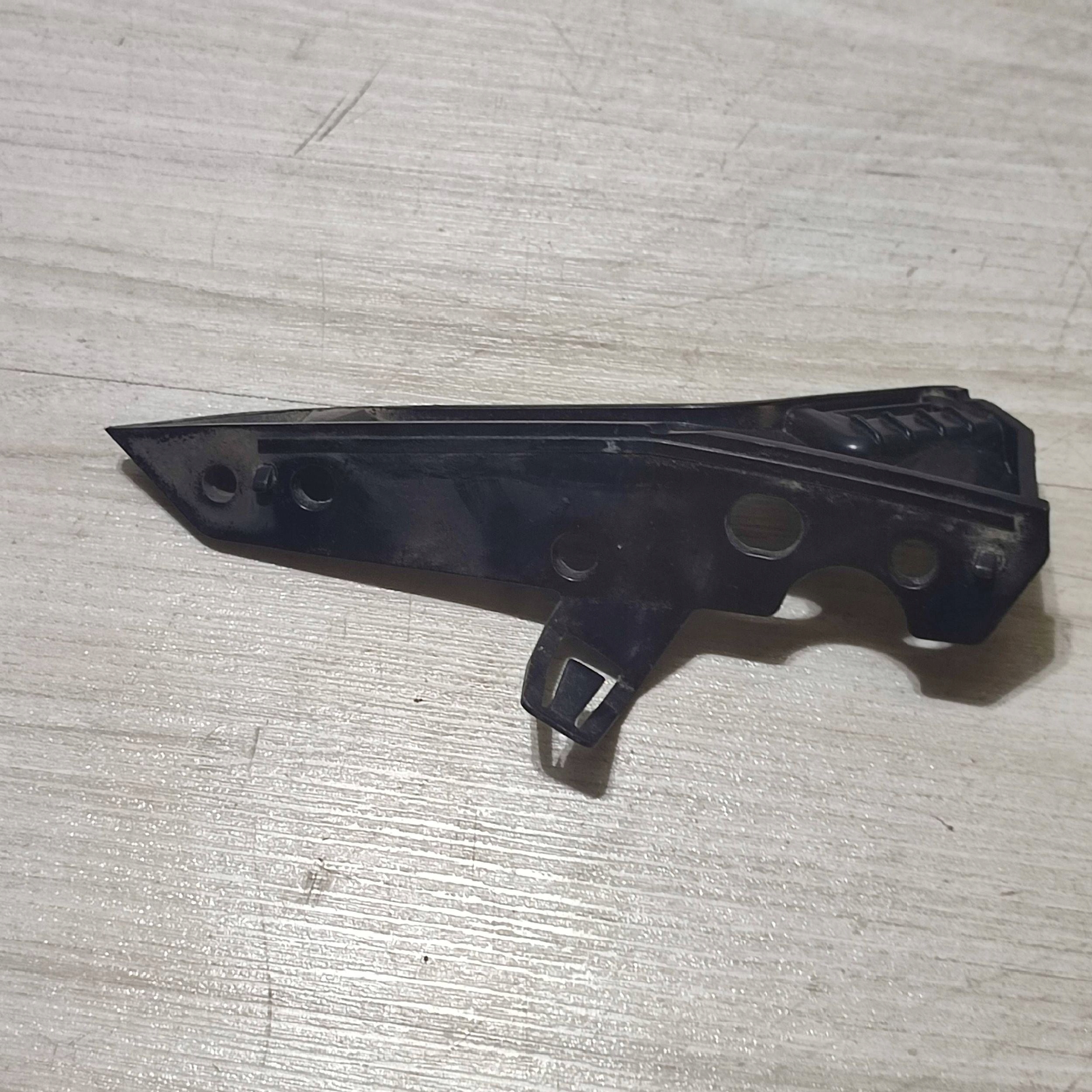 bumper bracket of the front front side left Jaguar F-Pace HK8316F073AA