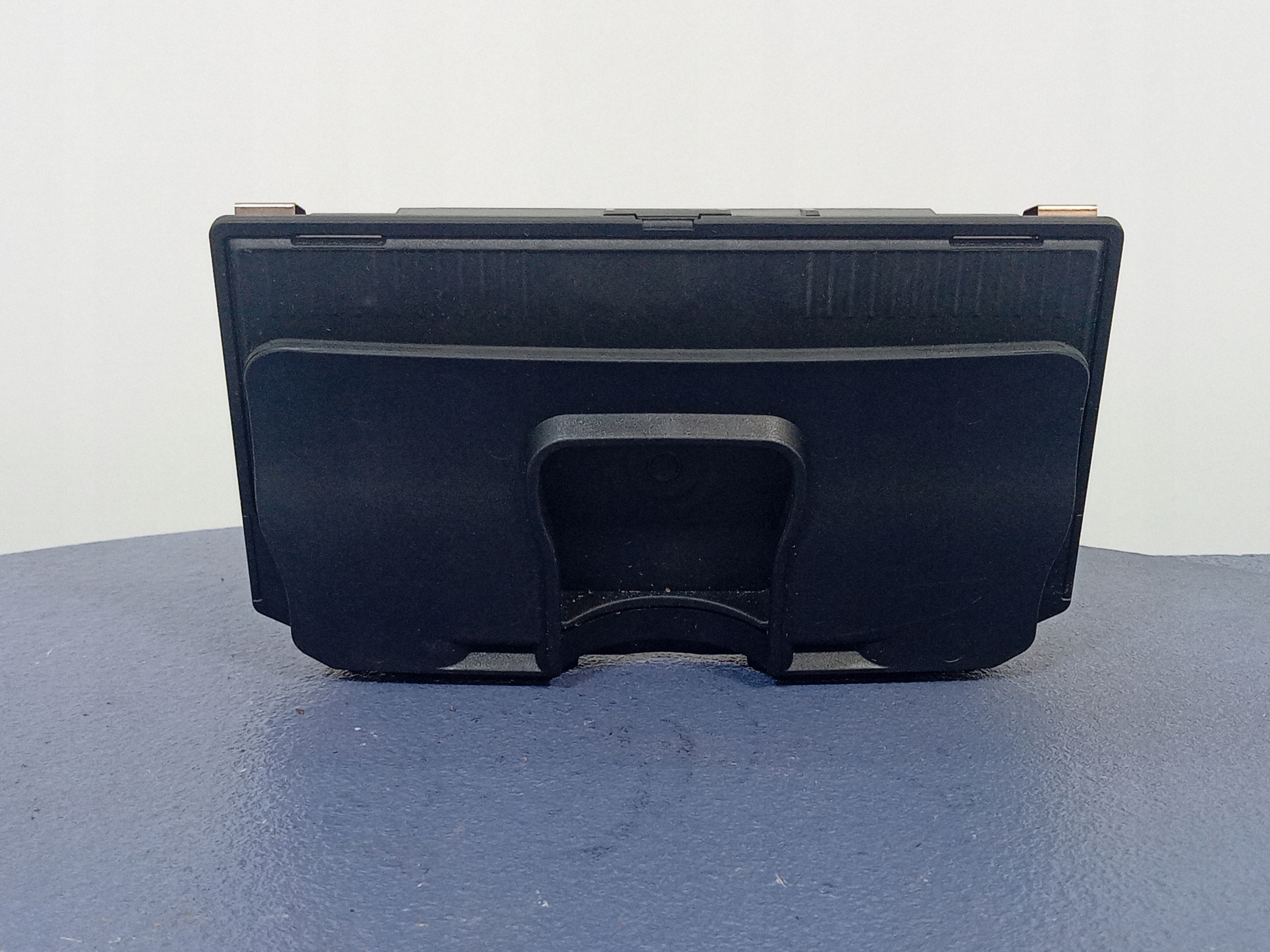 BMW 7 G11 G12 индукционное зарядное устройство 6827189