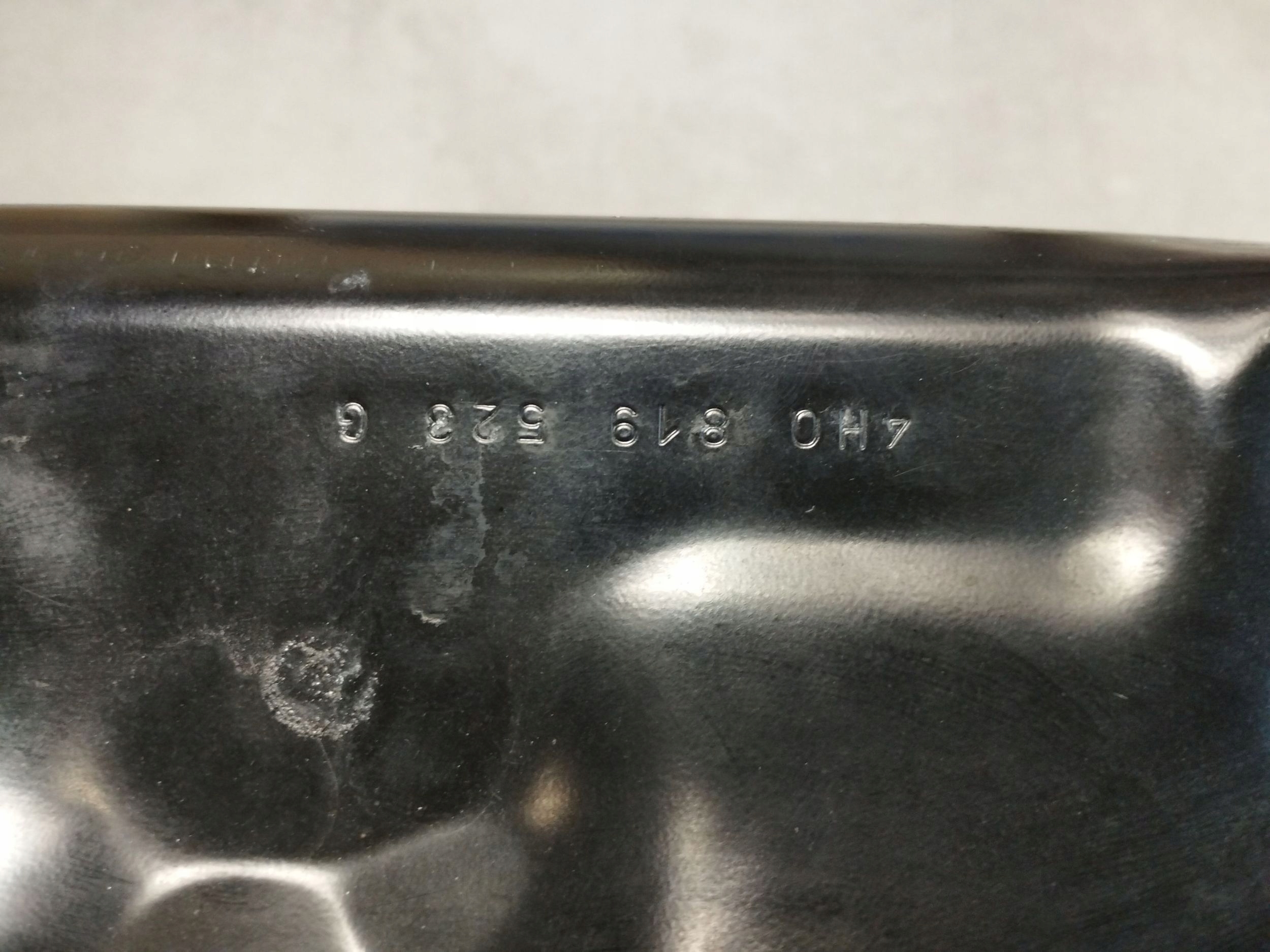 Audi A8 D4 4H Blende Abdeckung wärmblech 4H0825621E