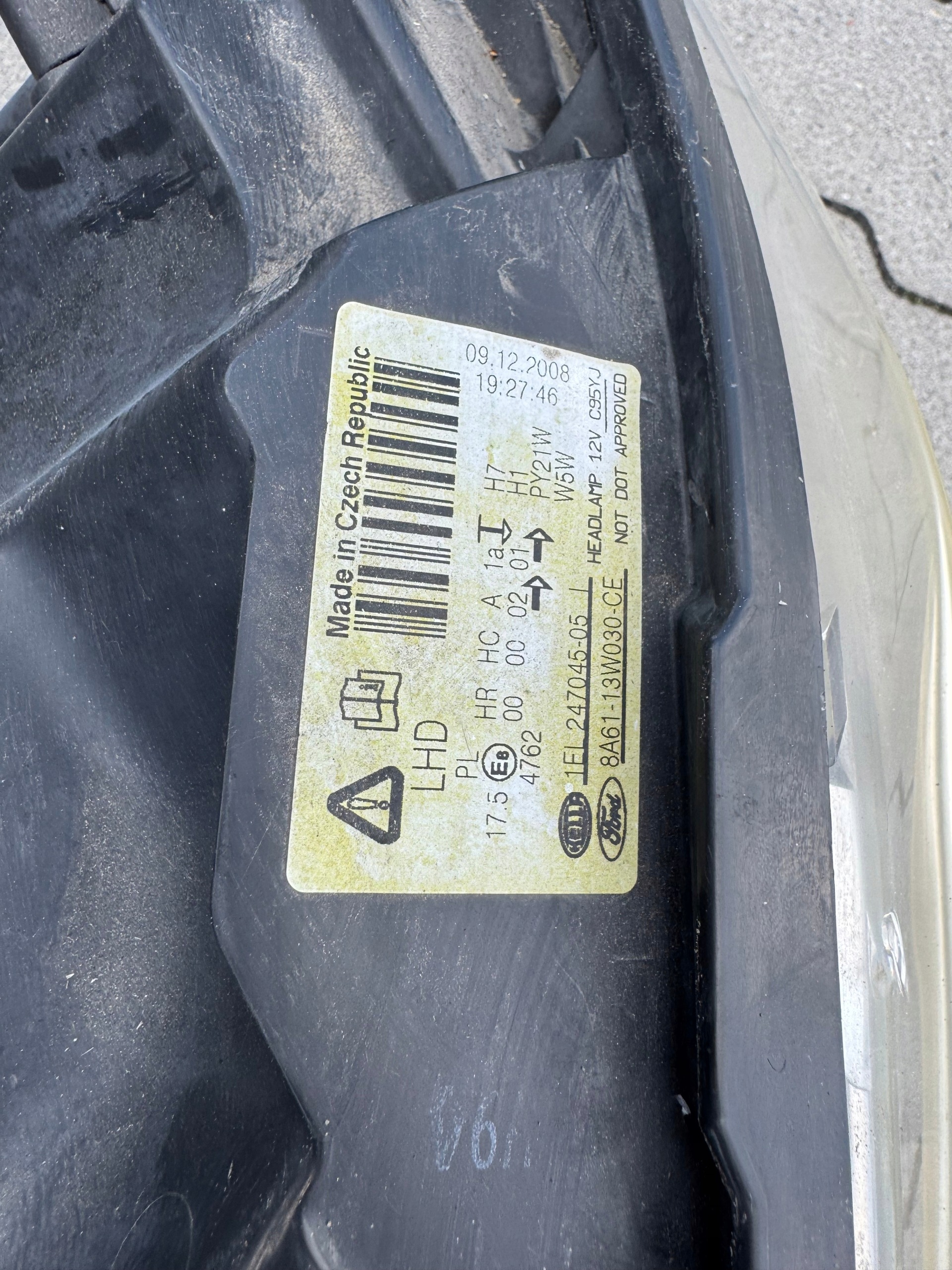 light front left FORD FIESTA MK7 lens 08- 8A61-13W030-CE EUROPA