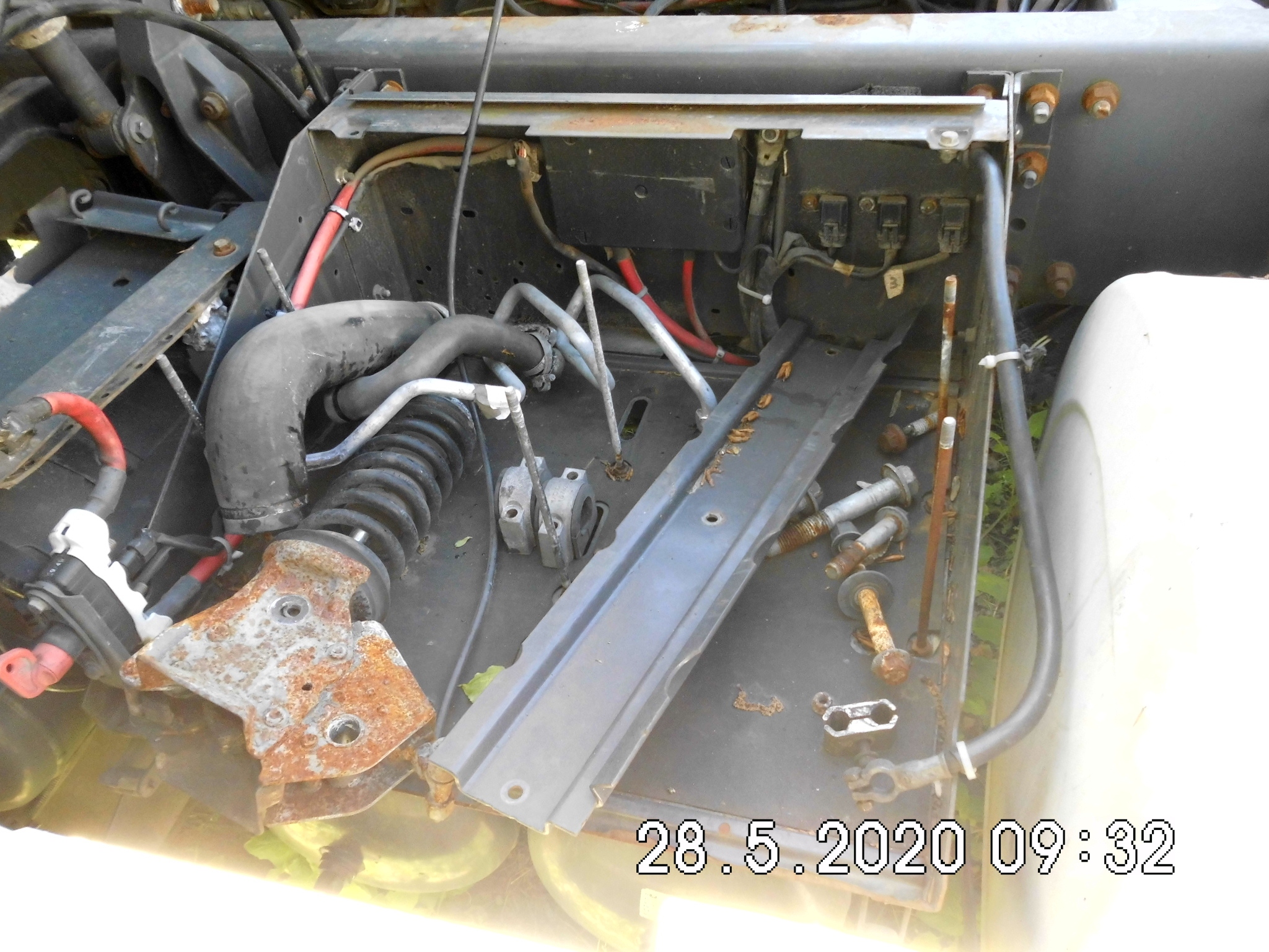 VOLVO FH12 E5 PODSTAWA AKUMULATORÓW