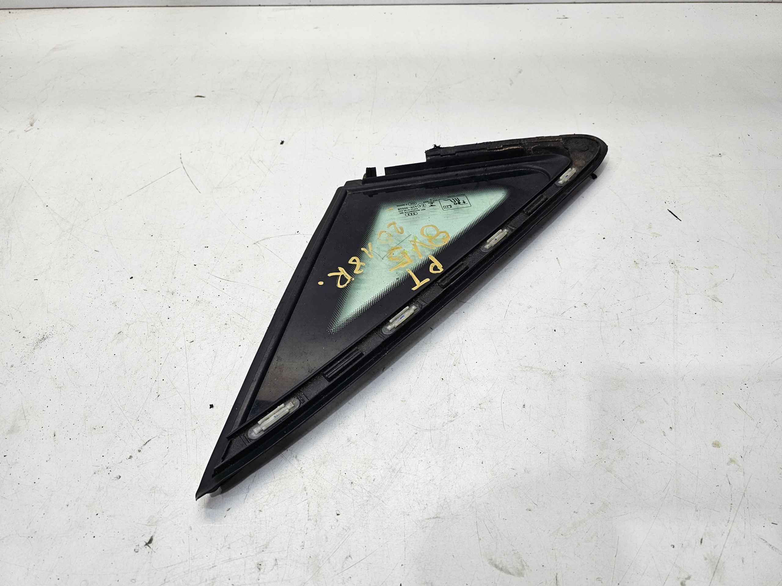 window bodywork right rear part AUDI A3 8V sedan 2015R 8V5845298k