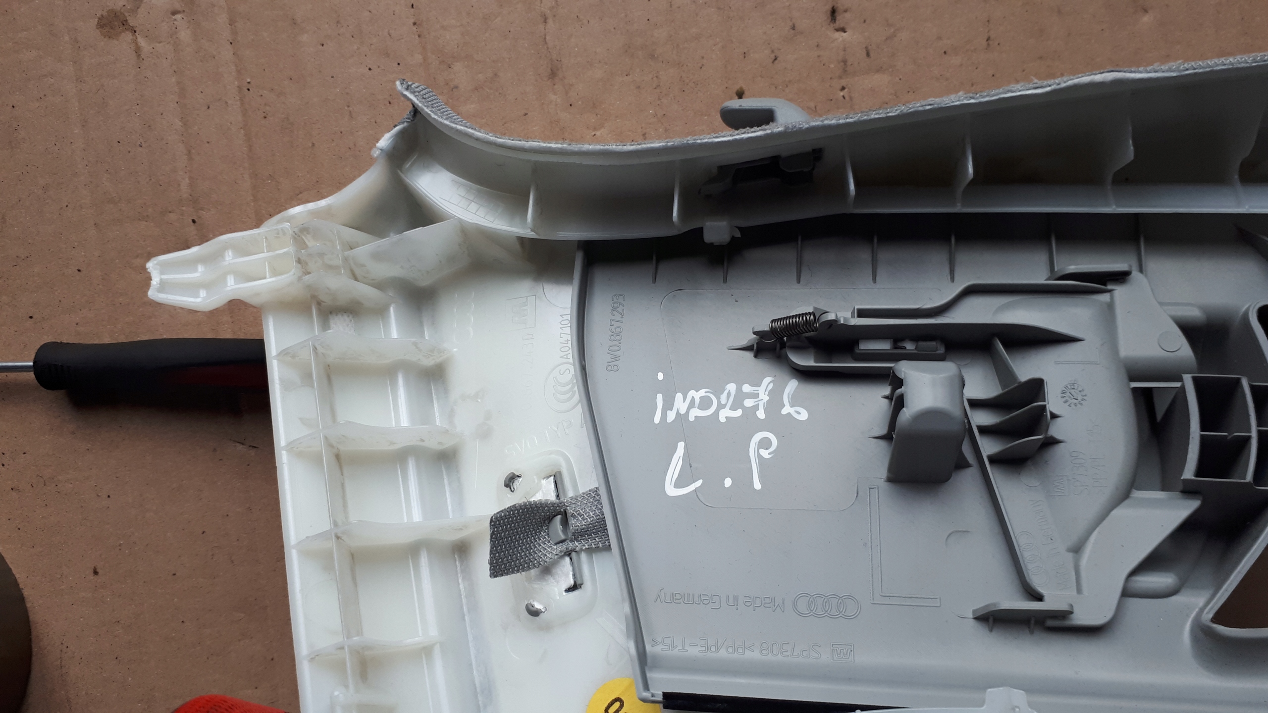 A4 B9 8W cover side SLUPKA left front