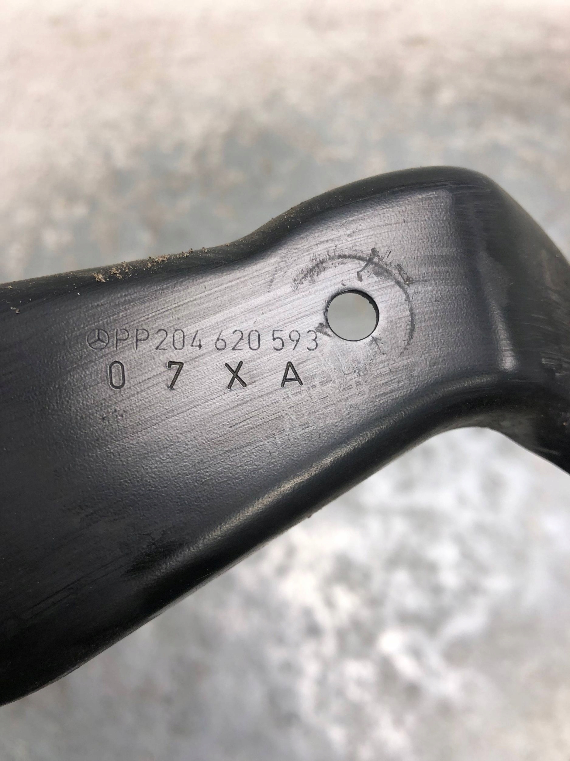 console holder supports left front MERCEDES W204 204620593