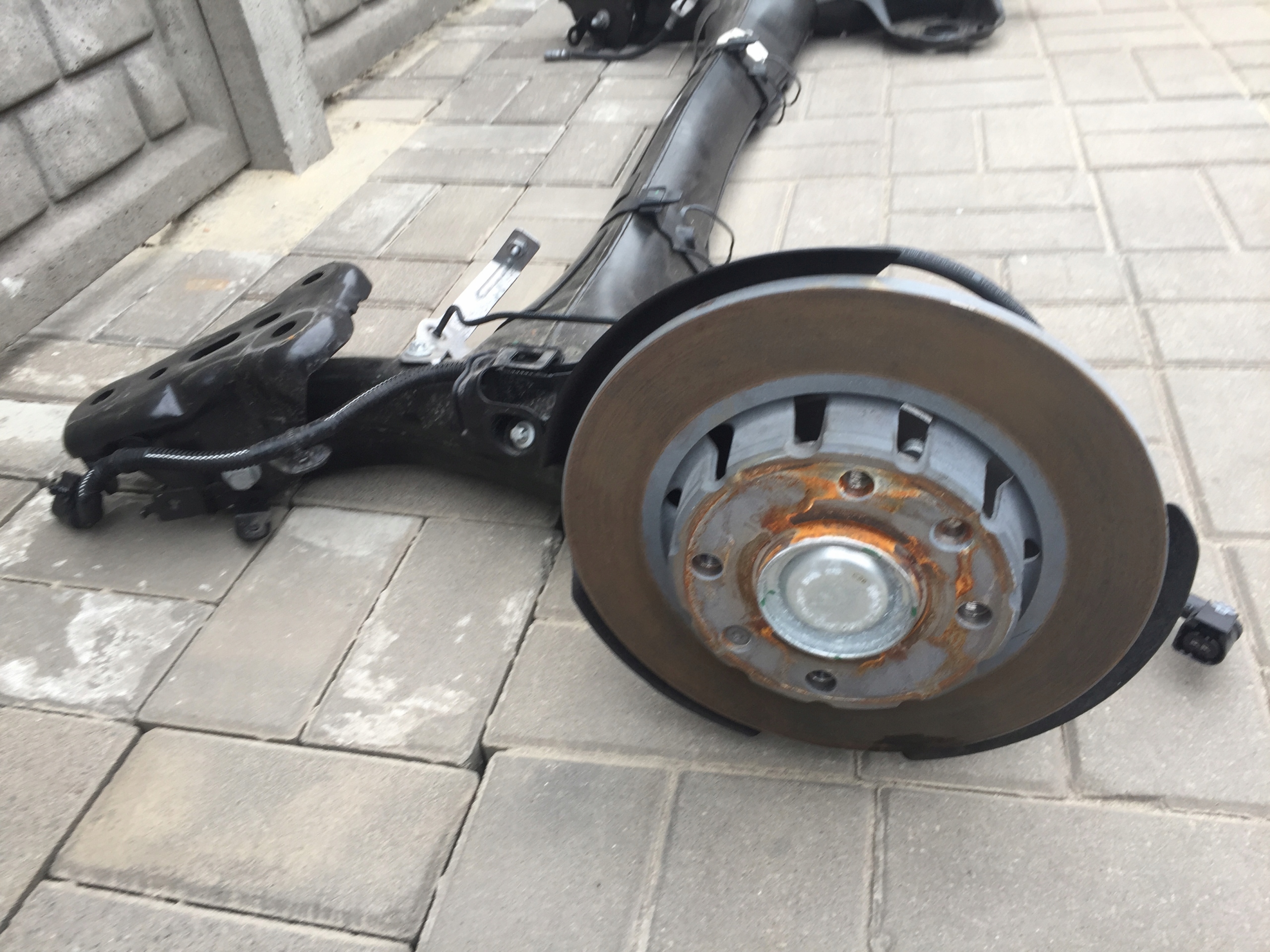 PEUGEOT 2008 II OŚ BELKA ZAWIESZENIE TYLNE Producent części Peugeot OE