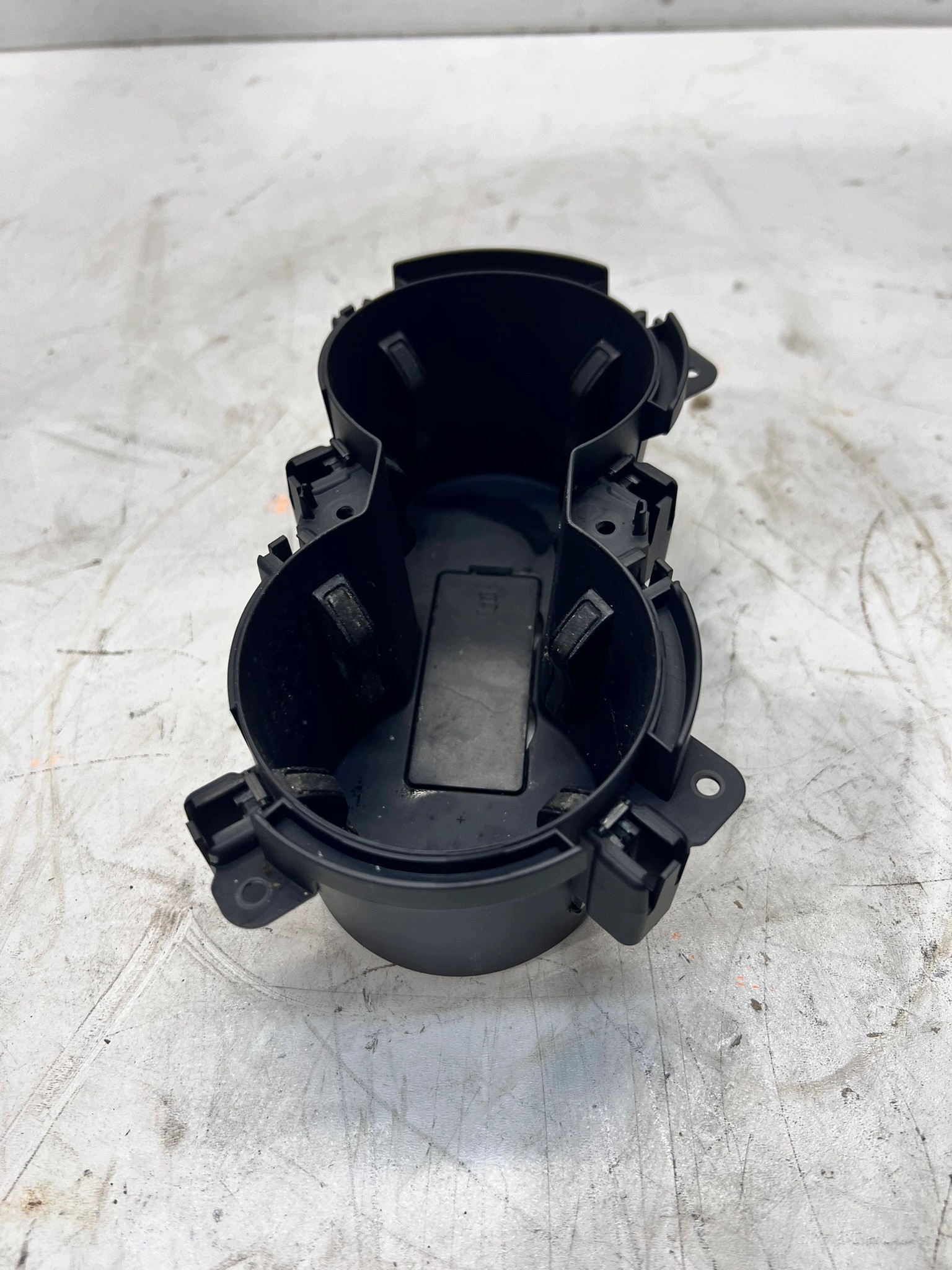 bracket passenger compartment for KUBKI AUDI A4 B9 8W0862533C