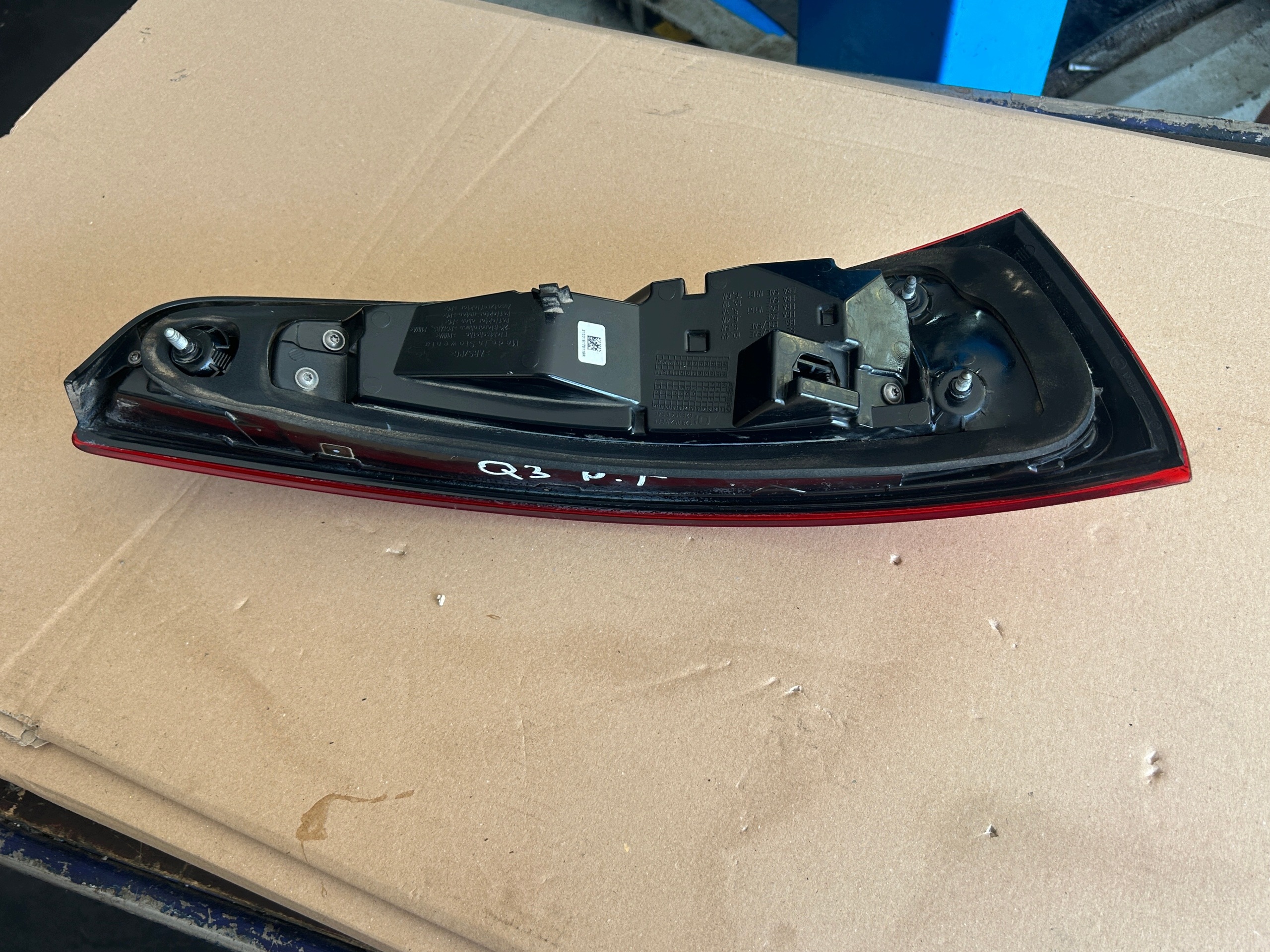 AUDI Q3 8U LIFT light rear right LED 8U0945094N