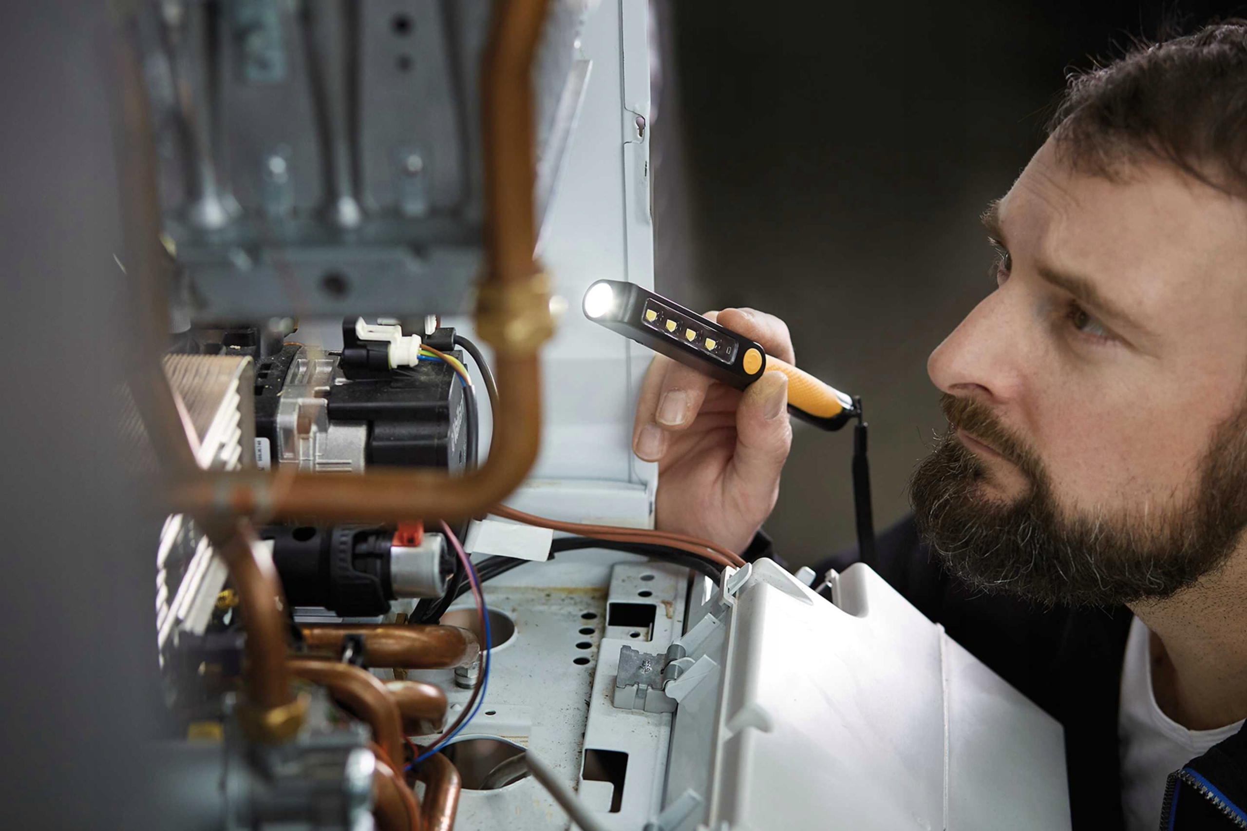 Latarka LED Akumulatorowa Turystyczna 250+150lm IP20 Ład. USB Zestaw 2szt Waga 108 g