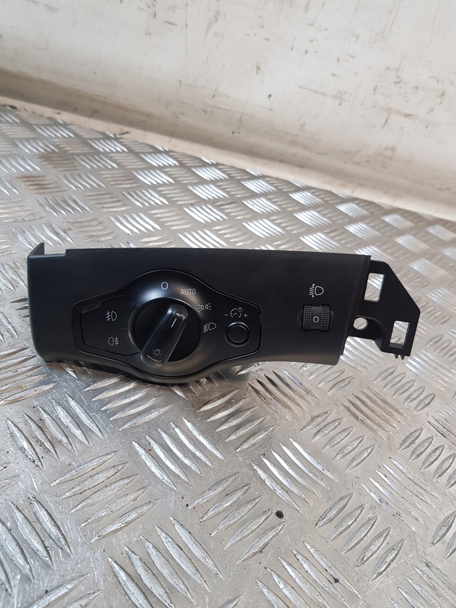 switch light switch 8K0941531Q AUDI A4 B8 09R