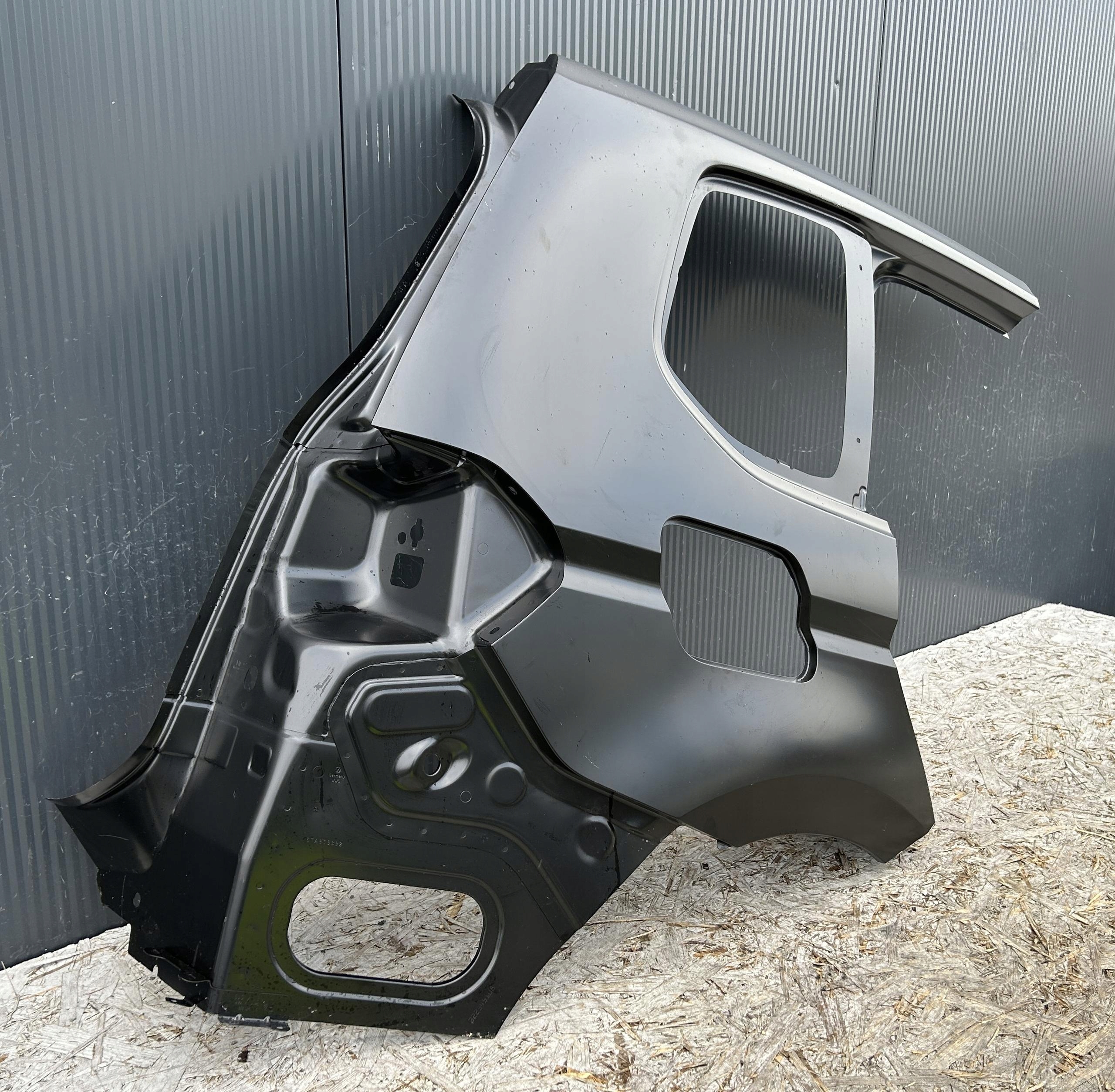 fender side pillar right rear part VW TOURAN II 5TA