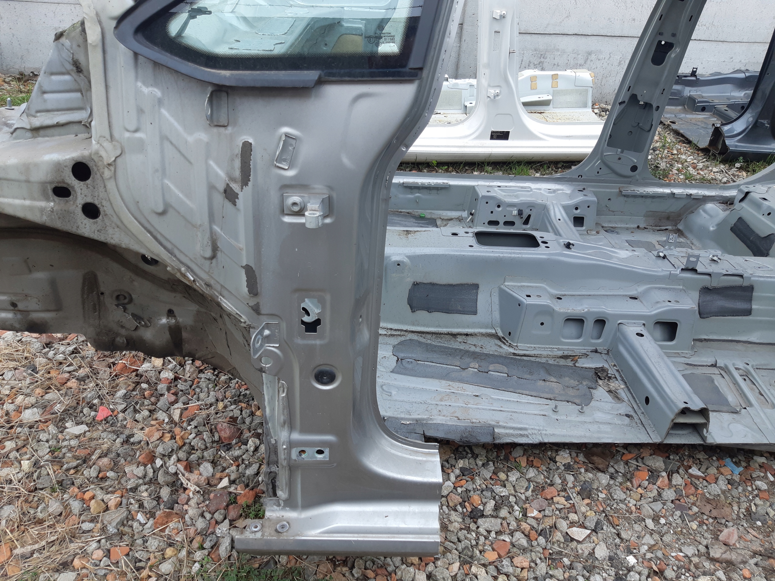 VW GOLF VIIg SPORTSVAN ЧЕТВЕРТИНА ПОРІГ ЛІВИЙ СТІЙКА