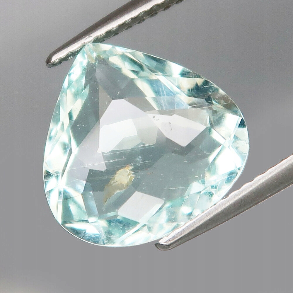 akvamarín srdce 4,48 karát 12,04 mm certifikát