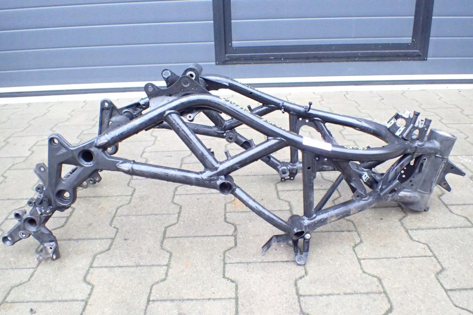 120185 - BMW F 650 GS 08-13 рама