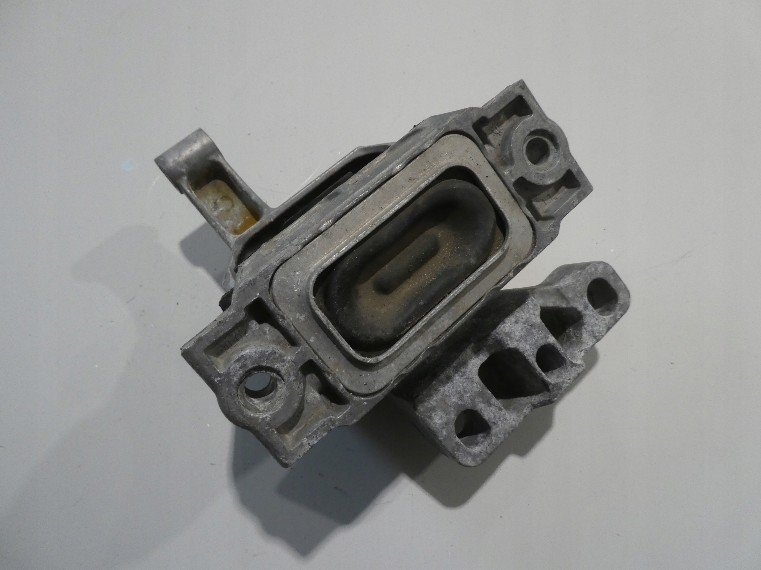 VW AUDI SKODA 2.0 TDI engine mount 5N0199262H