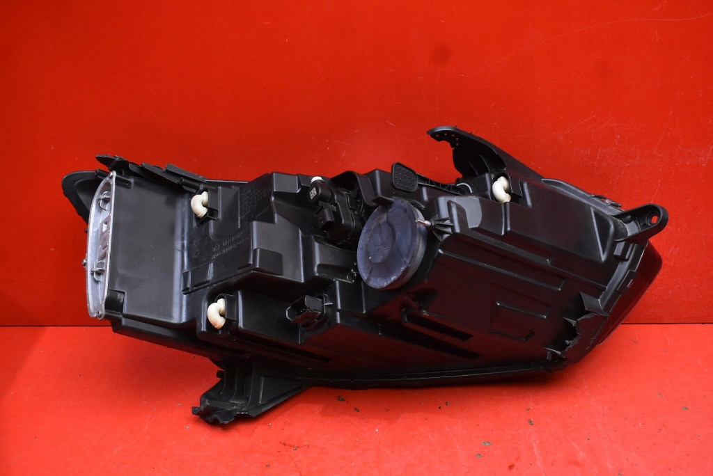 REFLEKTOR left light front LED EU 260607161R DACIA SANDERO STEPWAY III 20