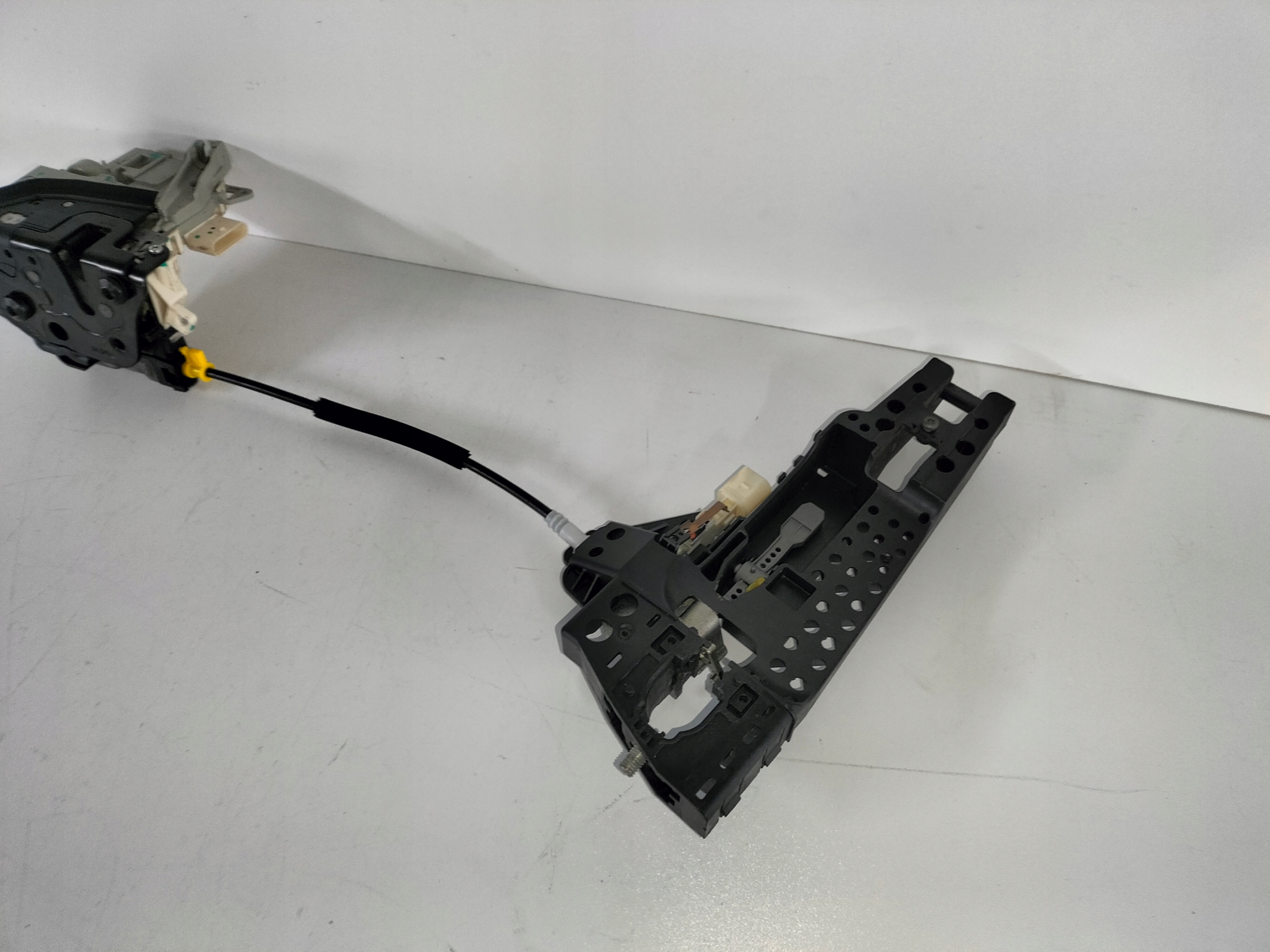 lock door front left AUDI A1 10- A4 B8 07- A6 C7