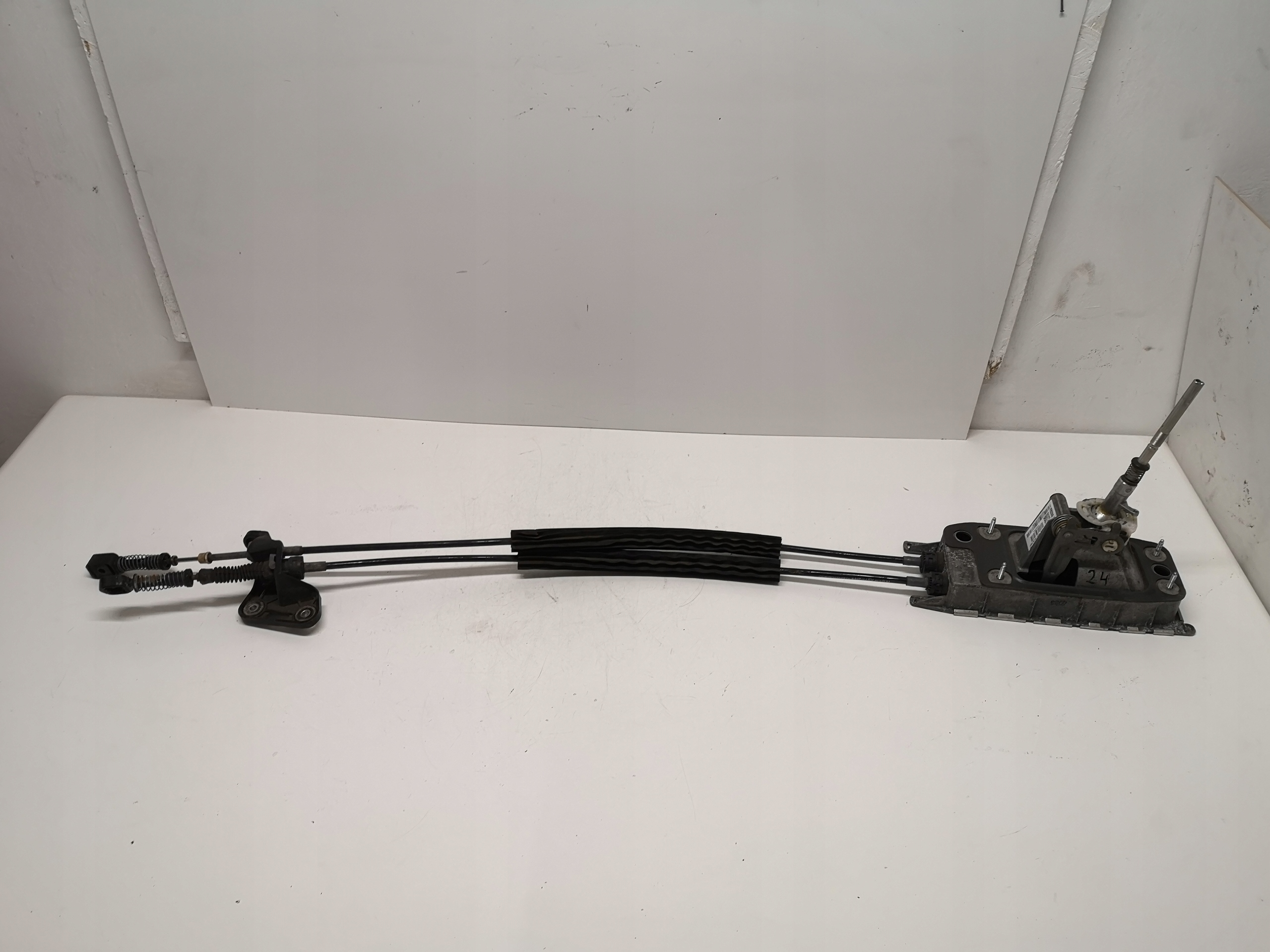 PASSAT B6 B7 MECHANIZM ZMIANY BIEGÓW 3C0711049AG