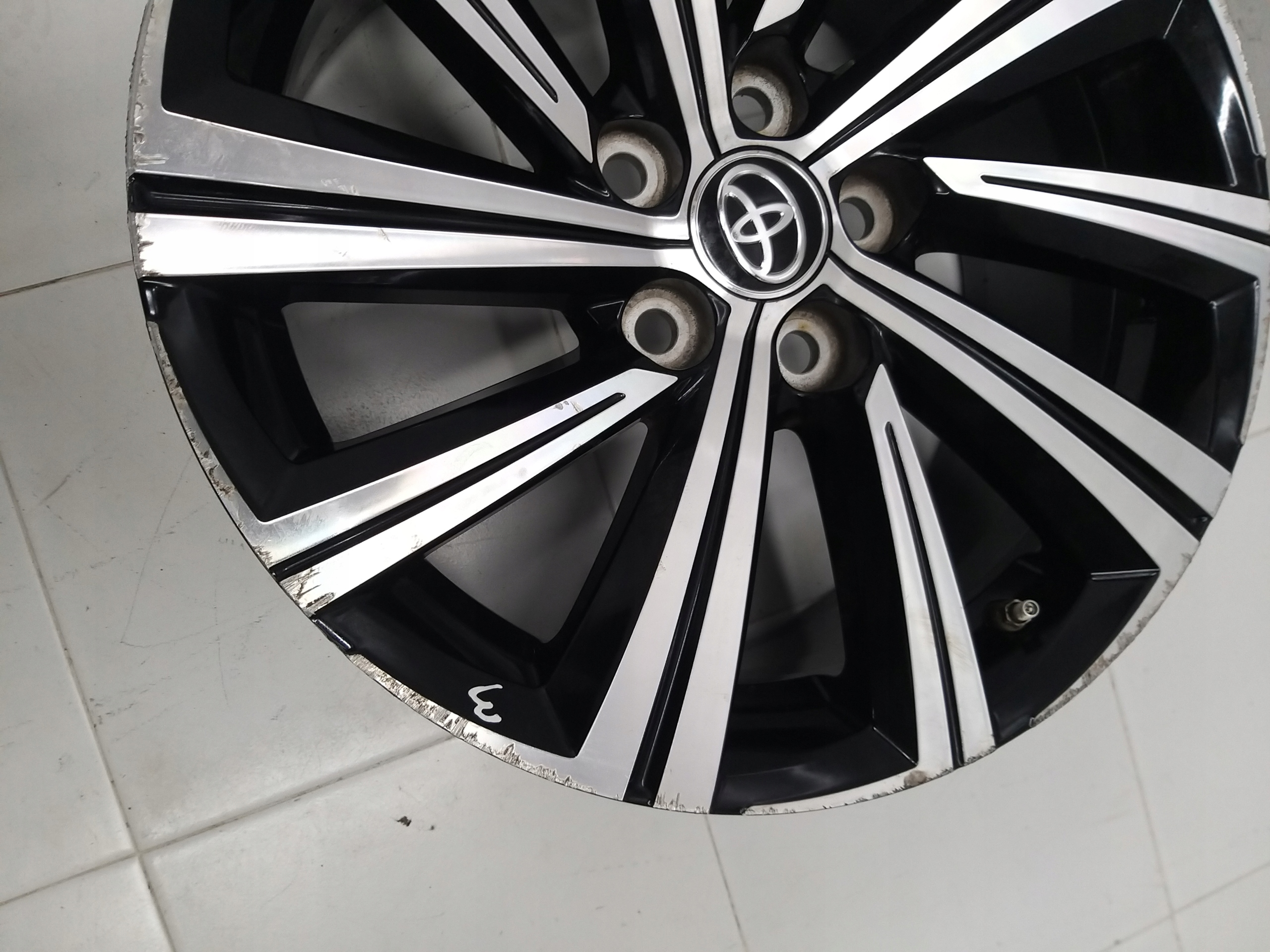 TOYOTA COROLLA E21 LIFT disk hliníkový R 17 7.5J ET40