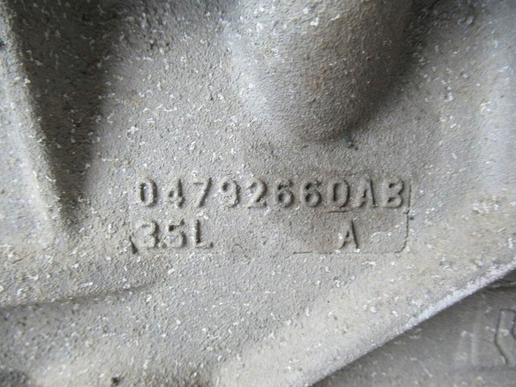 BLOK SILNIKA Chrysler Pacifica 3.5B EGN 04792660AB Typ silnika Benzyna