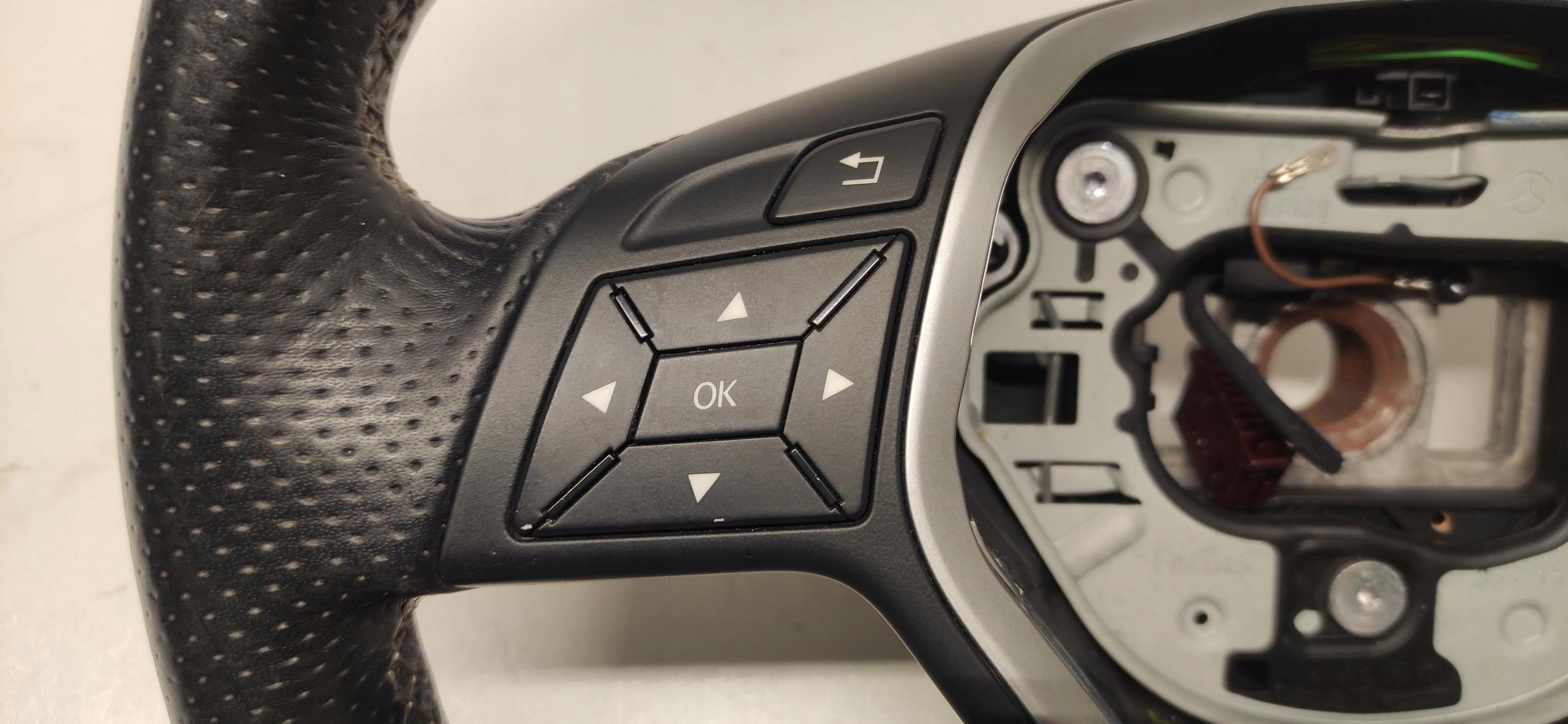 MERCEDES B-KLASA B KLASA W246 lenkrad Leder TEMPOMAT MULTIFUNKCJA