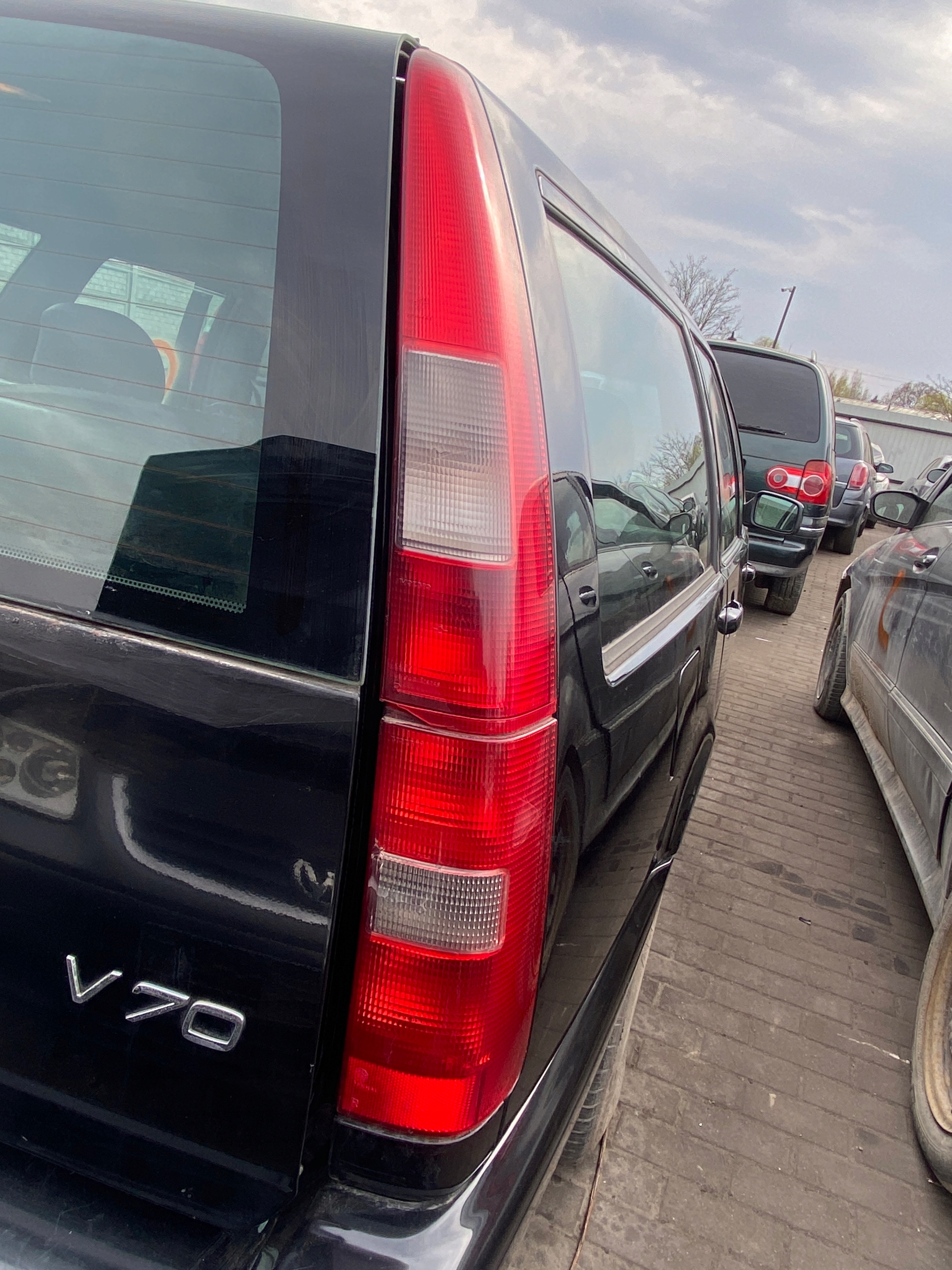 Volvo V70 1 and 95-00 light right rear rear part