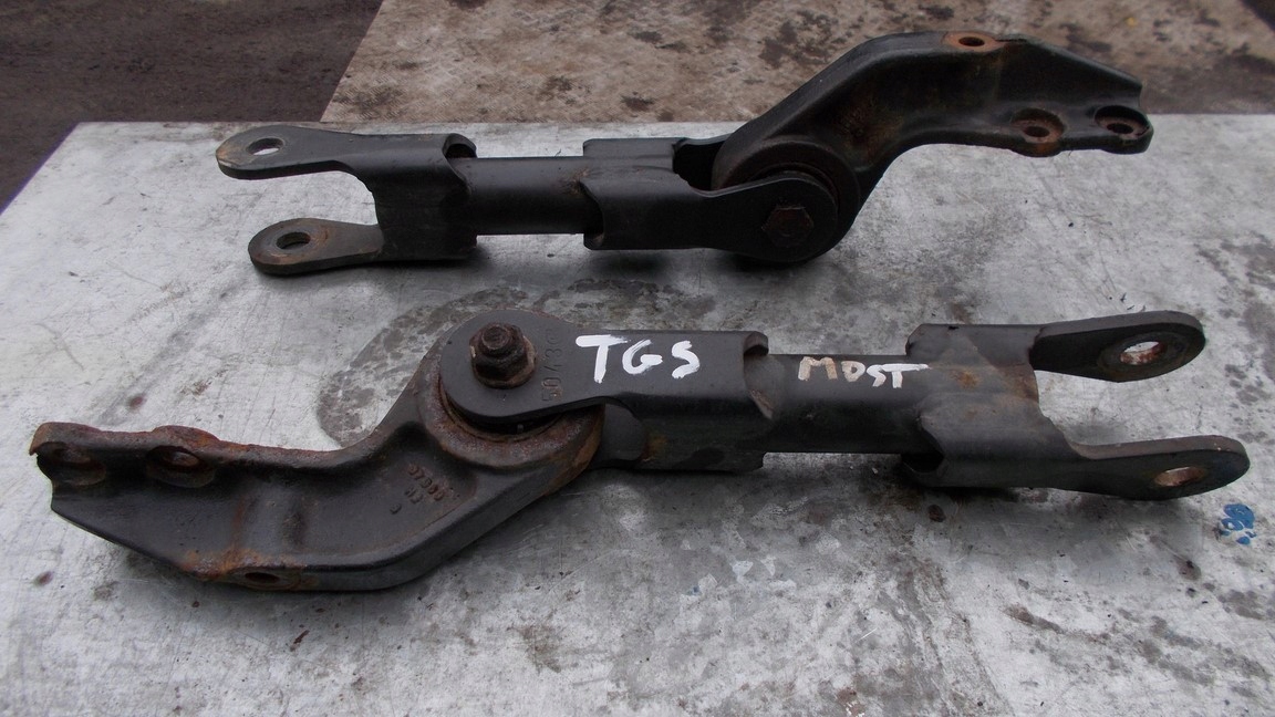 КРІПЛЕННЯ КРОНШТЕЙН СТРИЖЕНЬ СТАБІЛІЗАТОР ОСІ MAN TGS