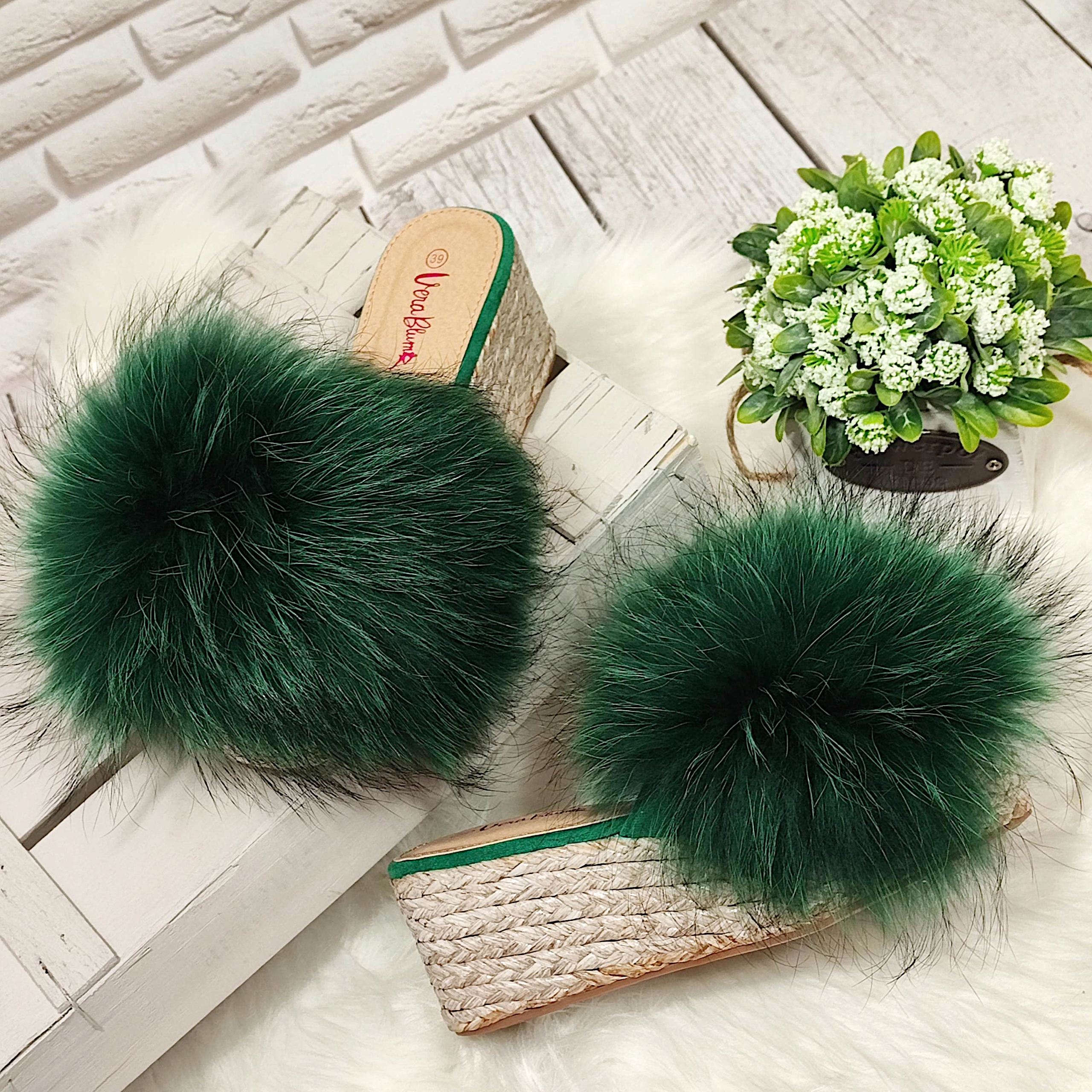 KLAPKI DAMSKIE NA KOTURNIE Z DŁUGIM FUTREM - r 40 Rozmiar 40