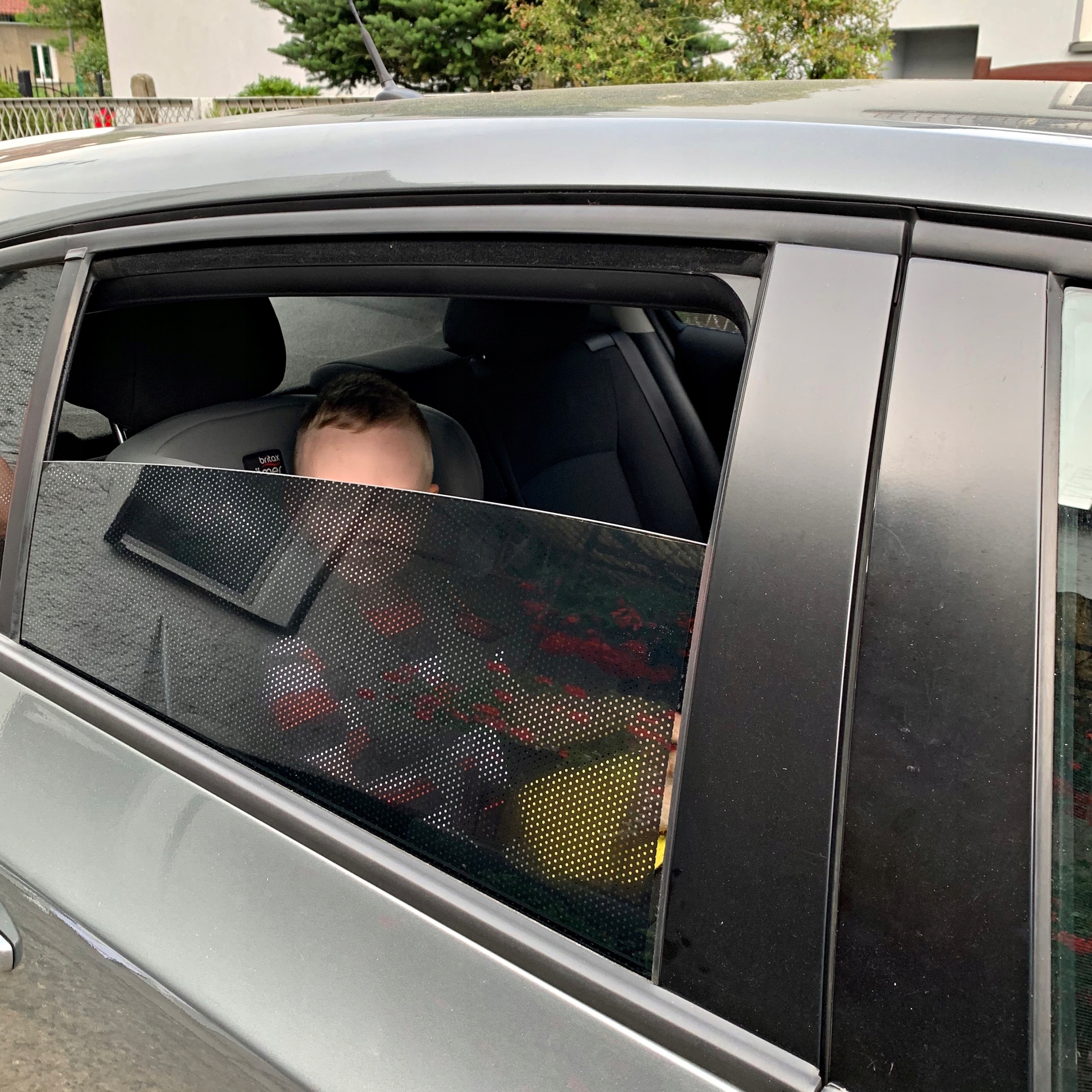 Osłona przeciwsłoneczna na szyby samochodu folia Producent inny