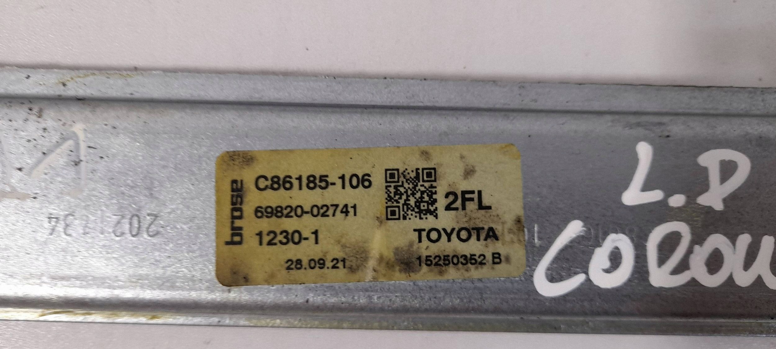 Toyota Corolla E21 window regulator front left 6982002741 (SK158)
