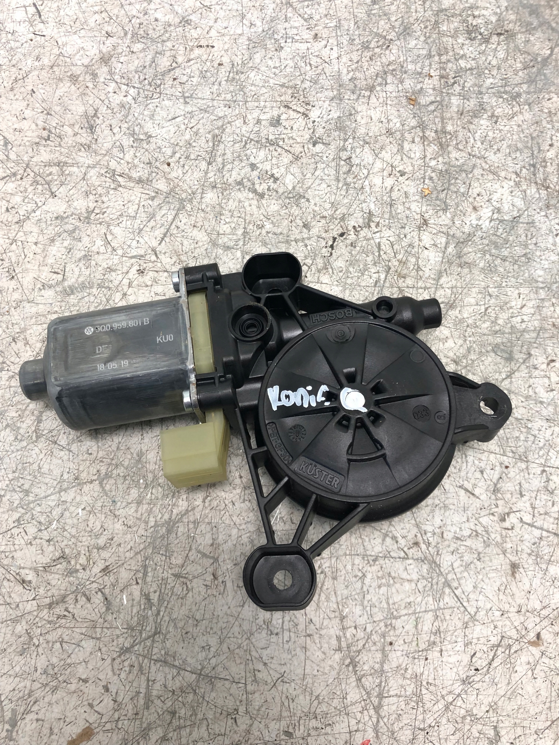 mini motor windows left front SKODA KODIAQ 5Q0959901B