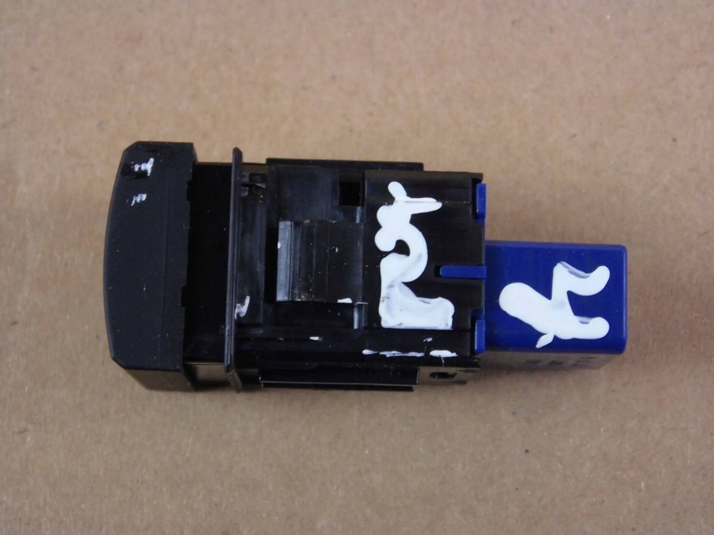 Toyota Corolla E21 button switch asystent of the parking 84490-02100