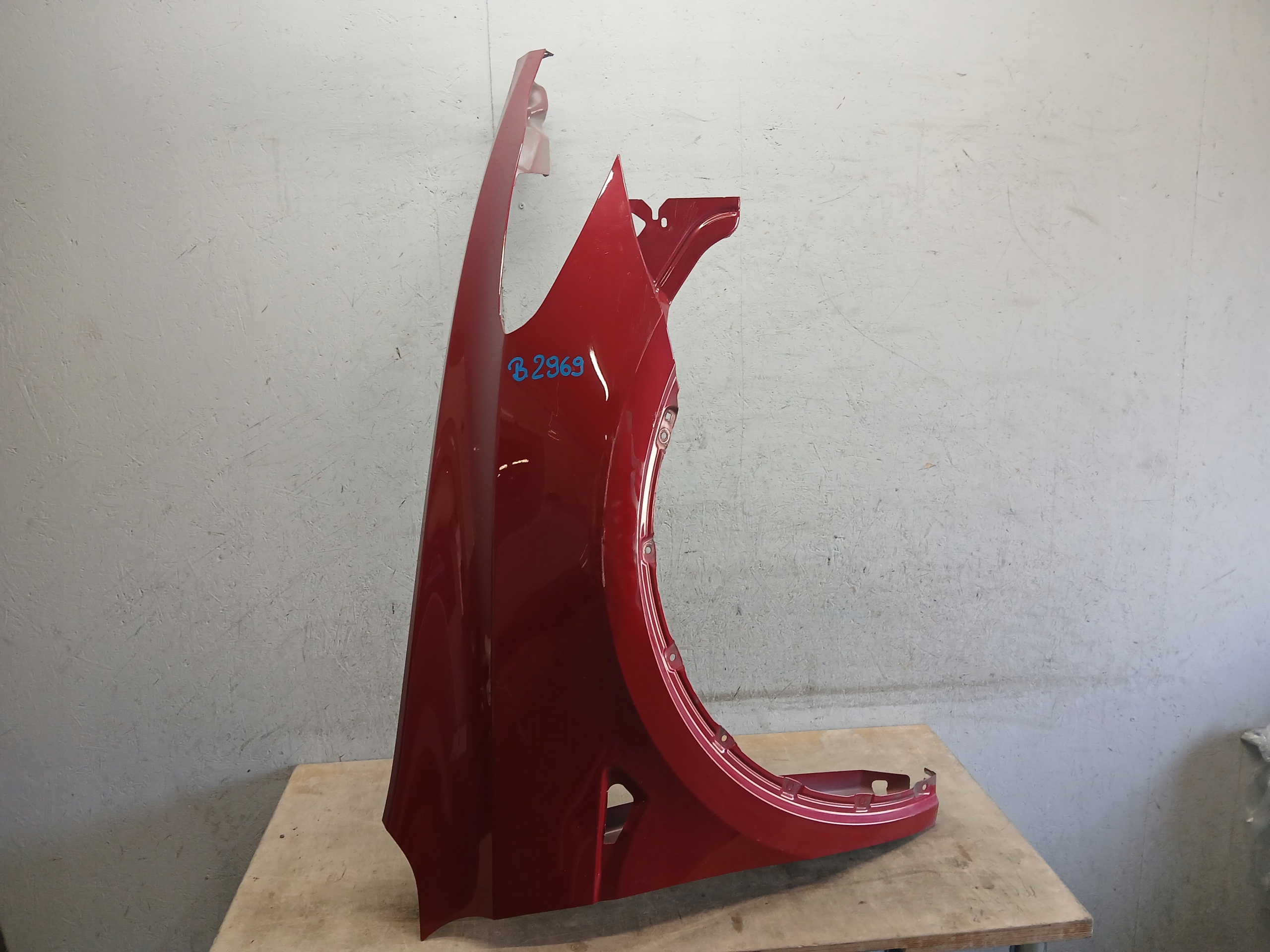 fender front right TESLA Y